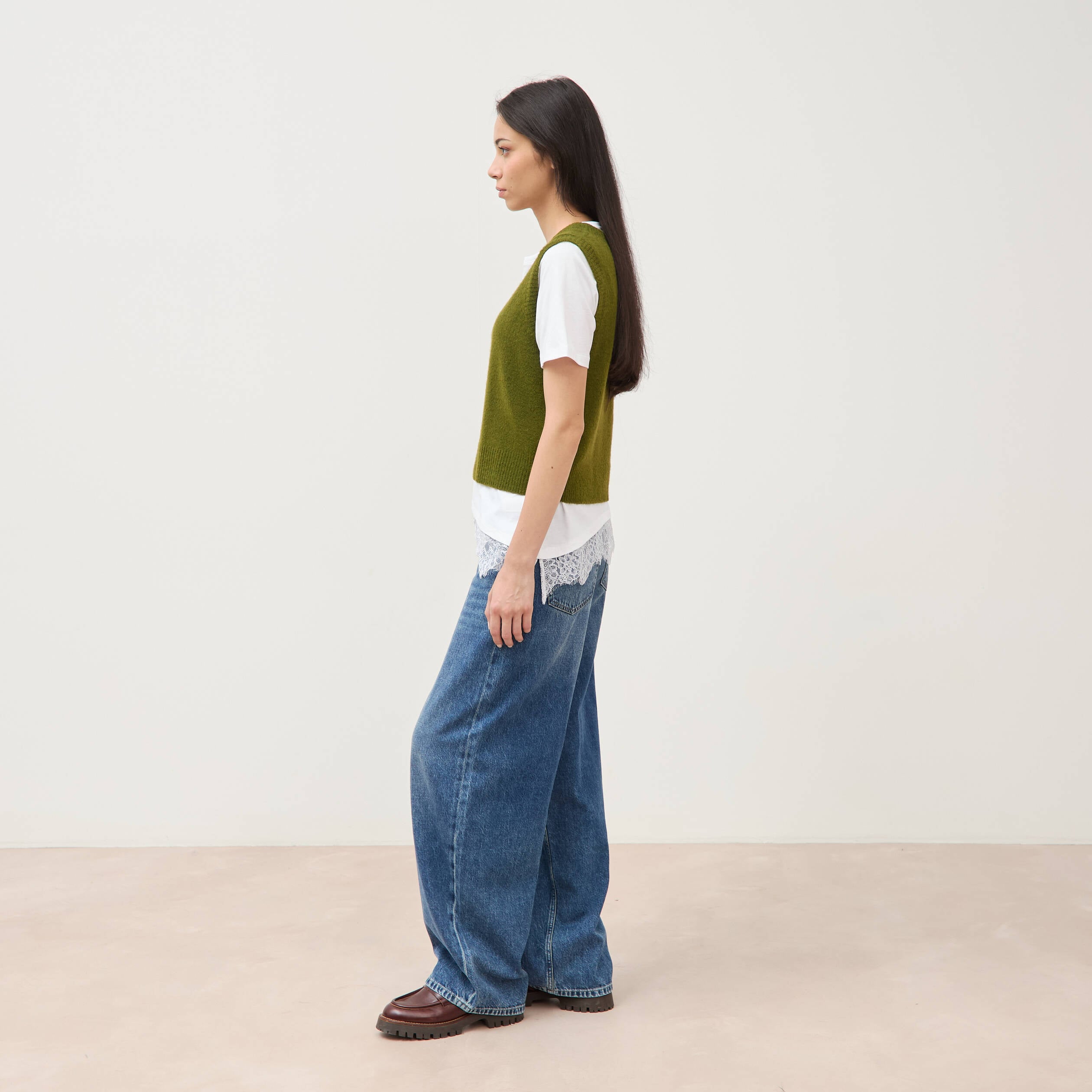 Pull sans manches col en V vert kaki femme