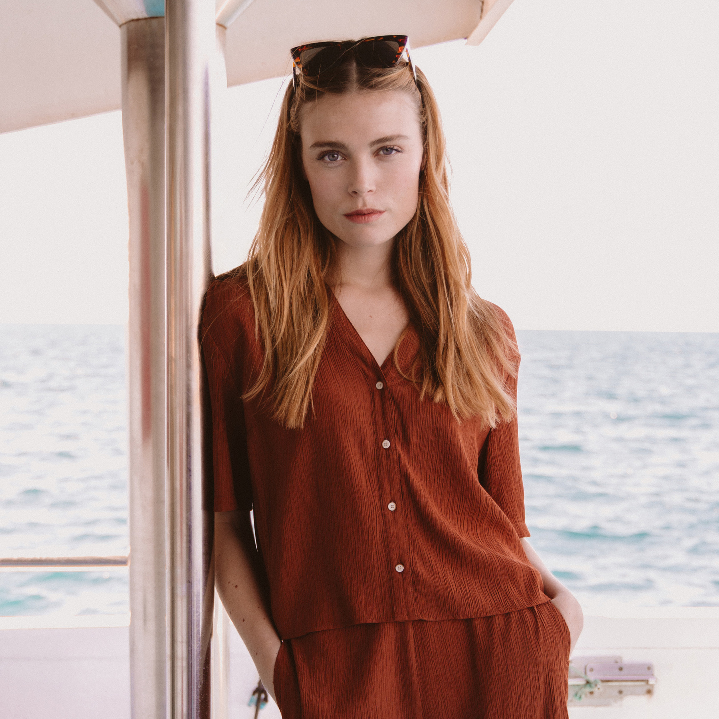 Blouse manches courtes fluide marron femme