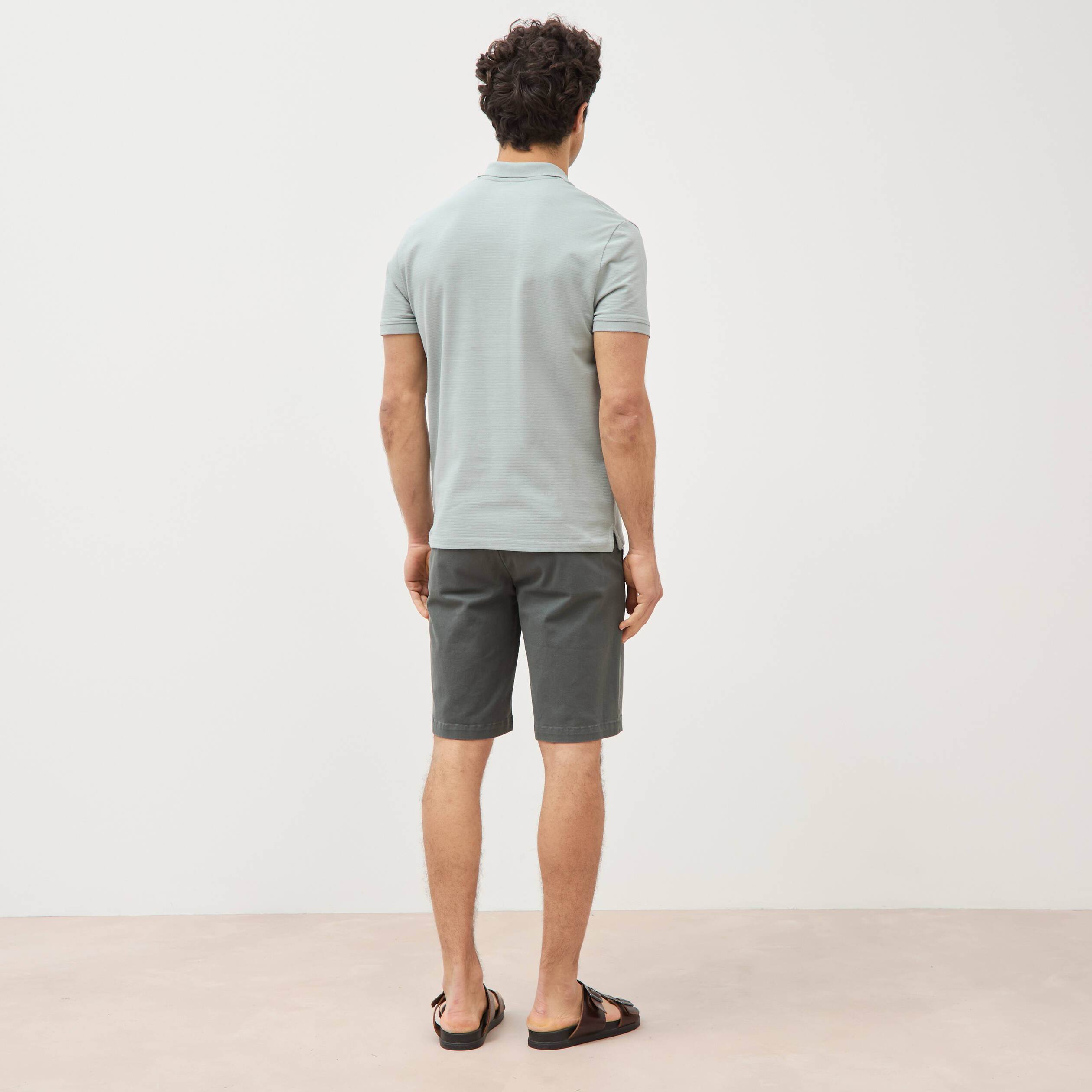 Polo cintr&eacute; en coton manches courtes vert clair homme