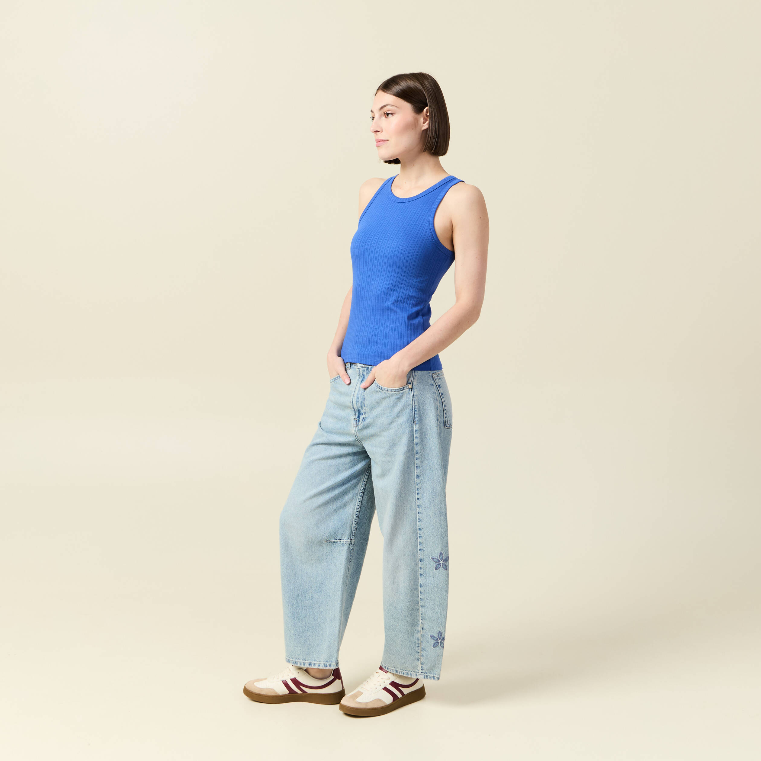 debardeur 2 en 1 avec brassiere integree bleu electrique femme Débardeur 2 en 1 avec brassière intégrée bleu electrique femme
