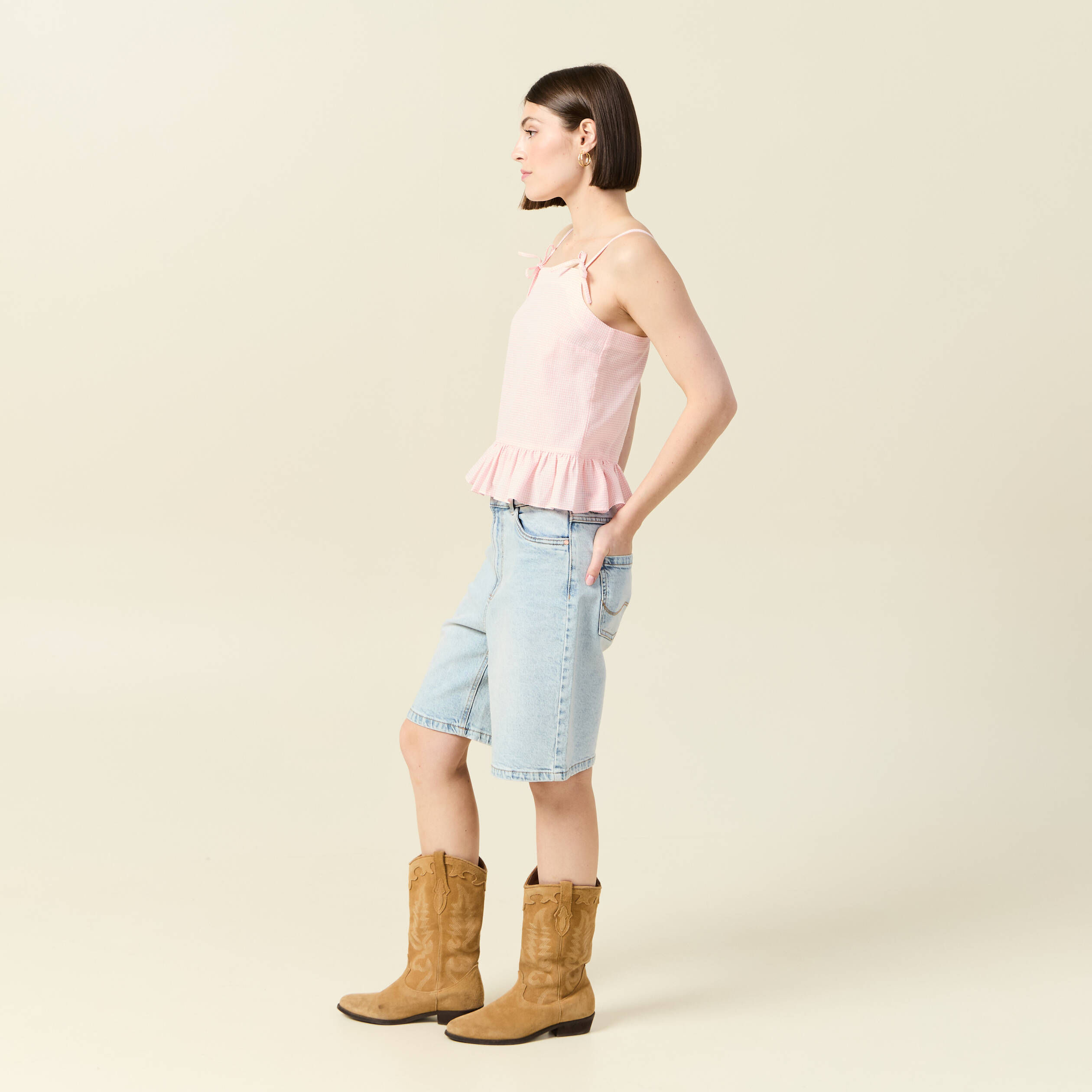 debardeur droit court col carre rose clair femme Débardeur droit court col carré rose clair femme