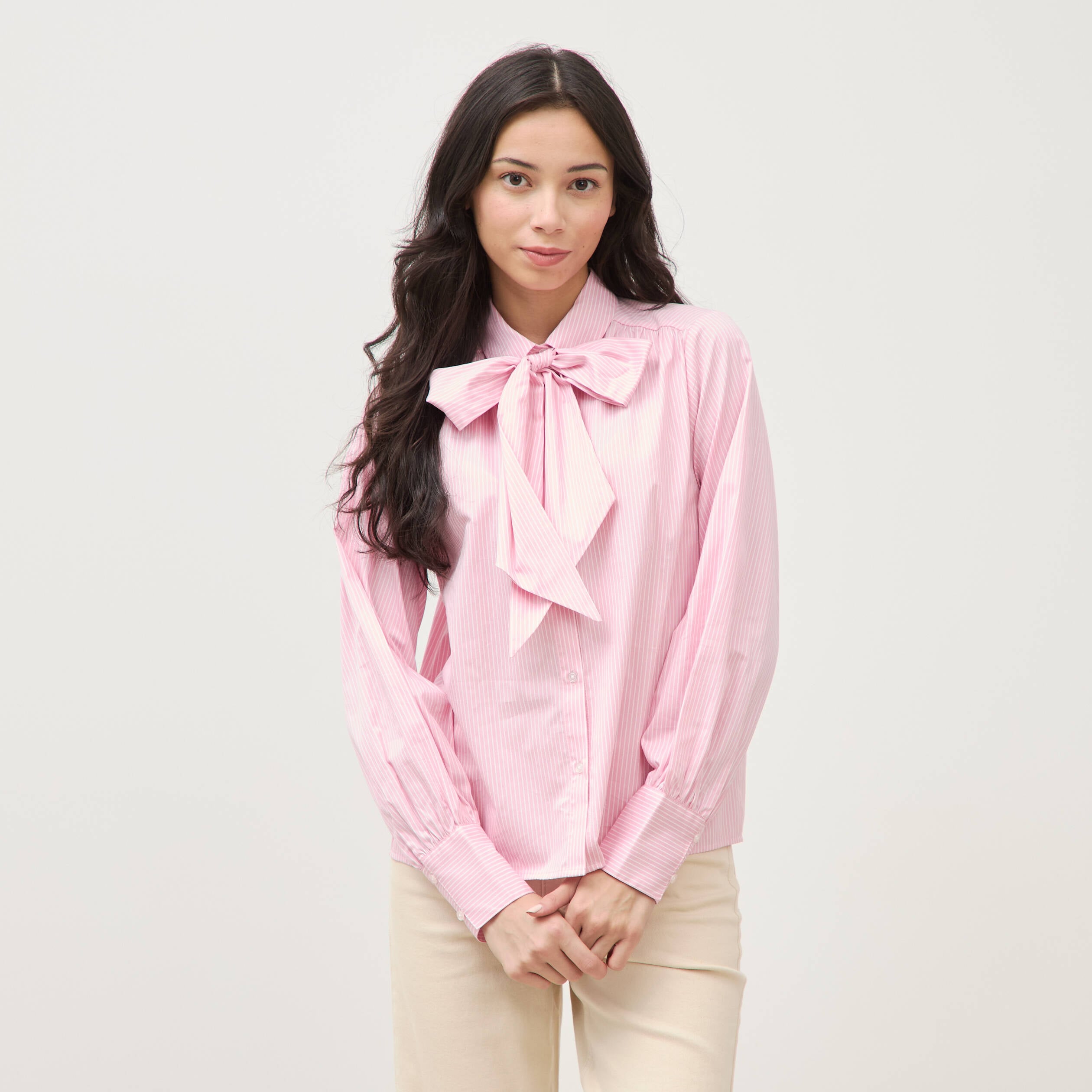 Chemise droite col noeud manches longues rose poudr&eacute;e femme