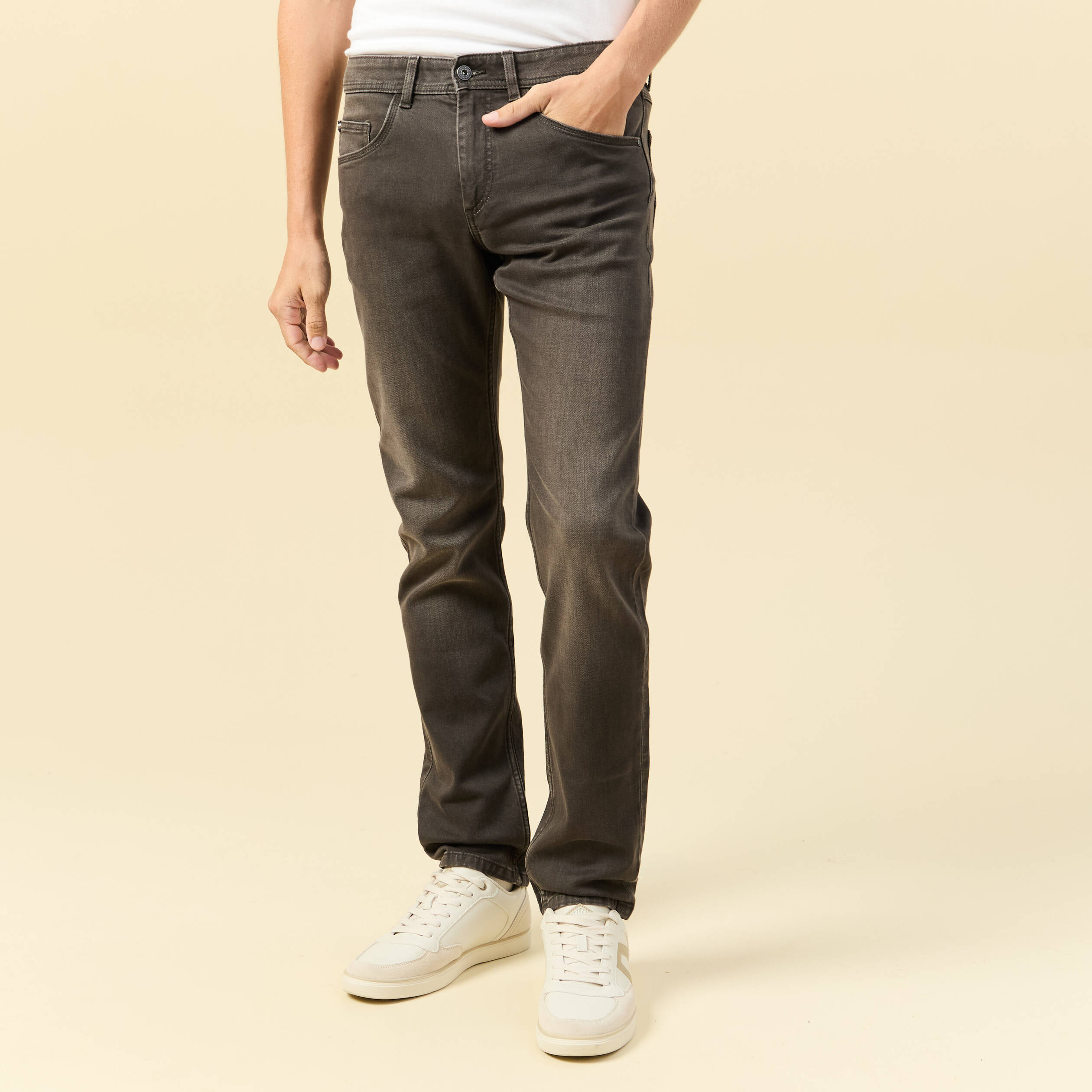 Jeans straight longueur 34 denim marron fonc&eacute; homme