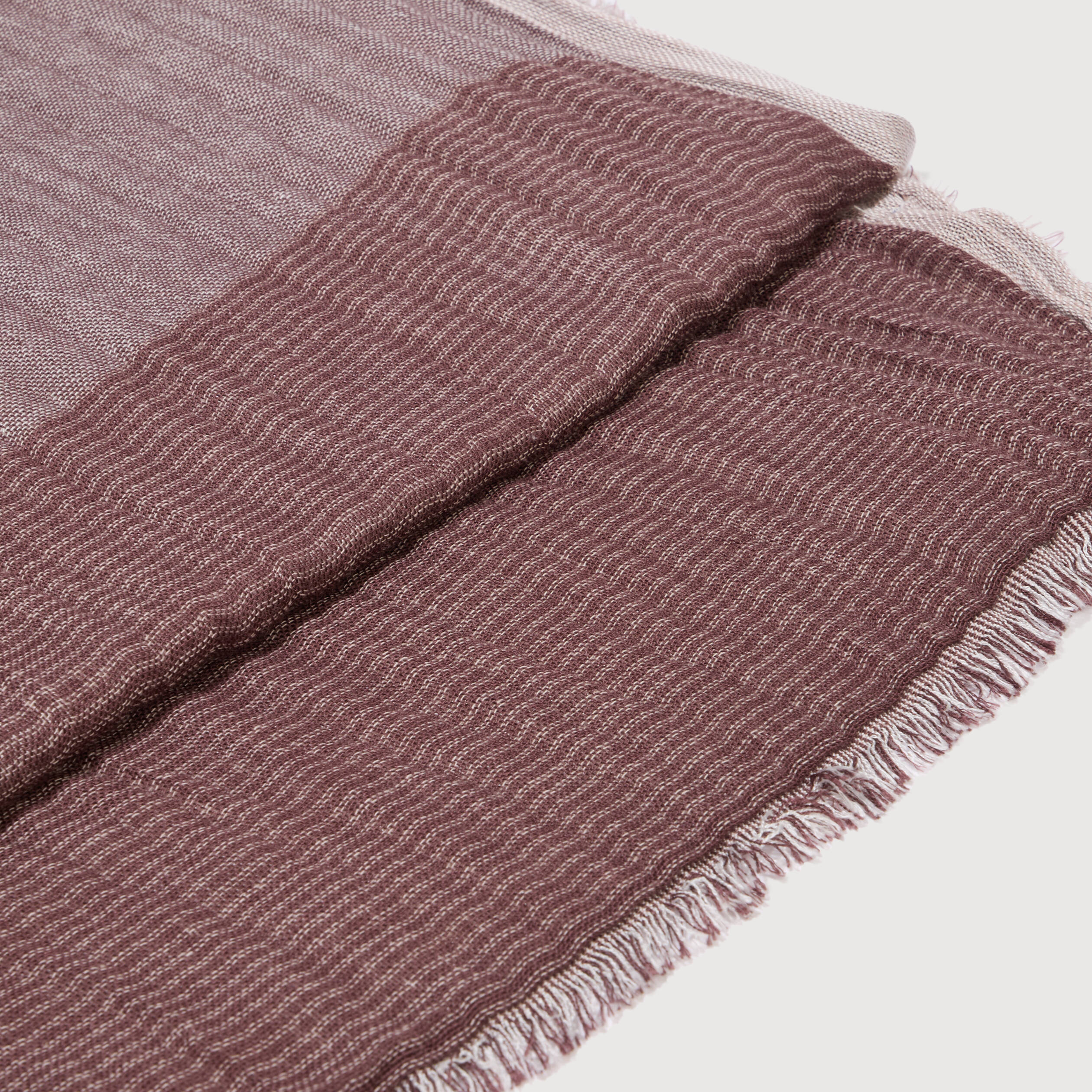 Foulard froiss&eacute; bordeaux homme