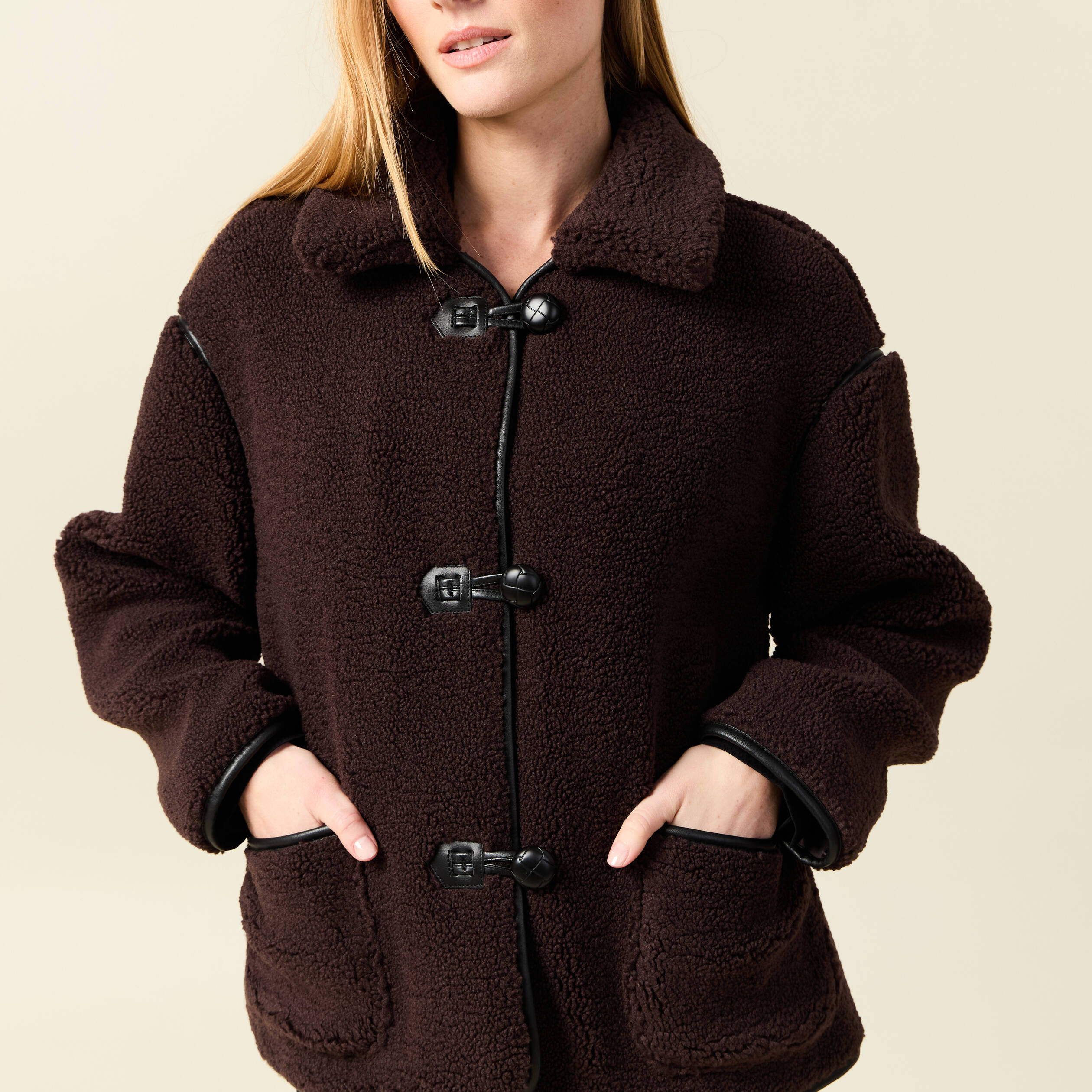 manteau court droit effet polaire marron fonce femme Manteau court droit effet polaire marron foncé femme