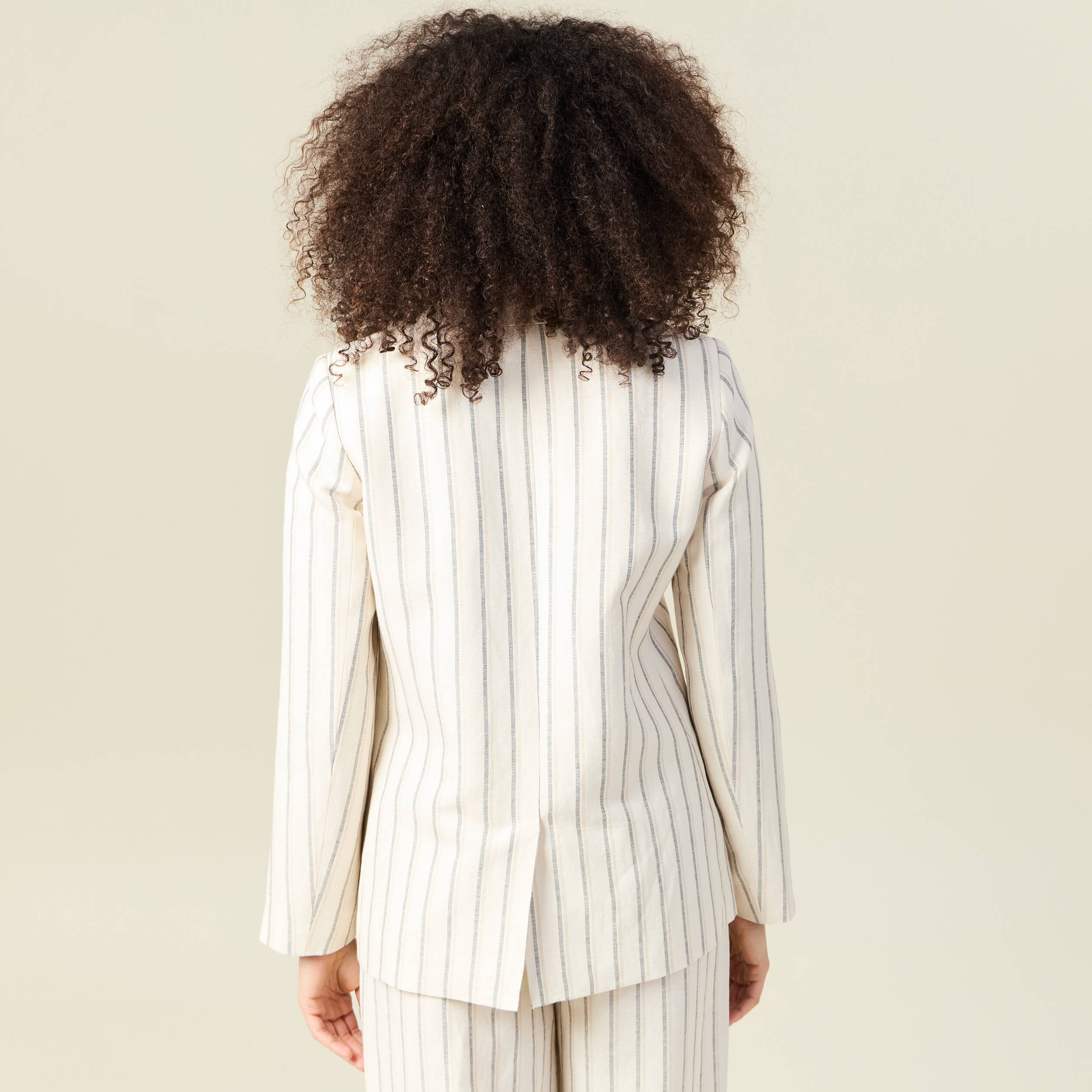 veste blazer manches longues blanc femme Veste blazer manches longues blanc femme