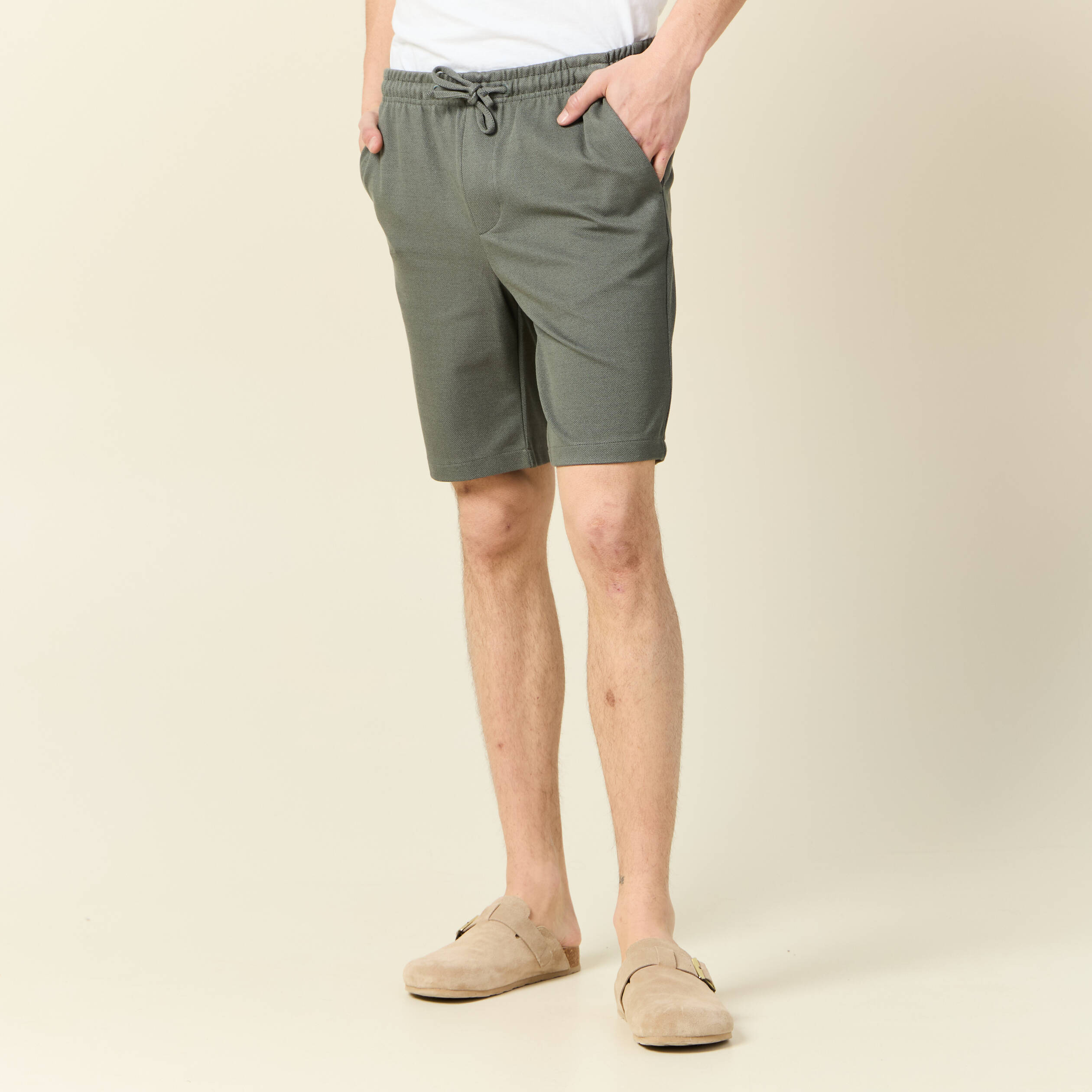 short droit avec cordon vert kaki homme Short droit avec cordon vert kaki homme