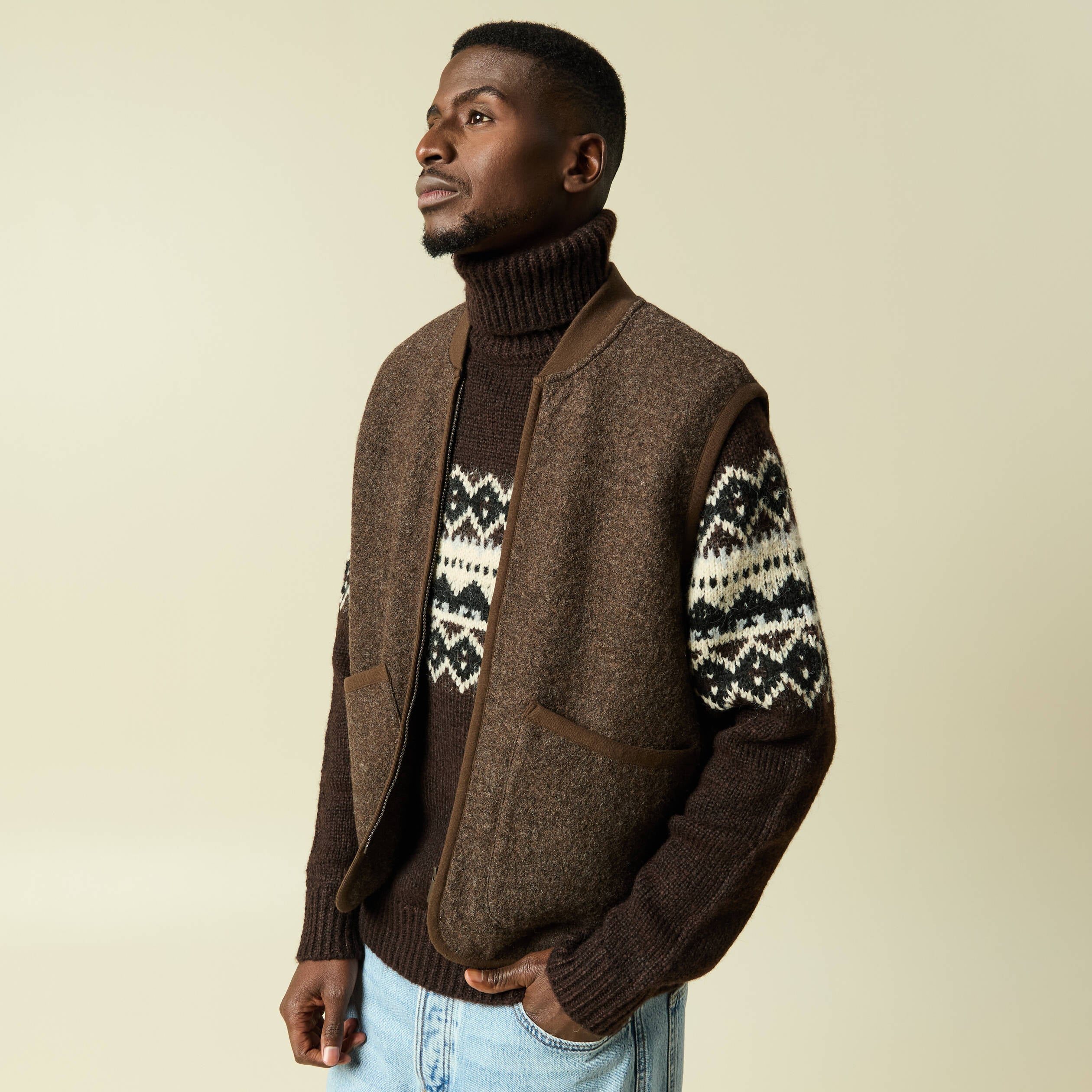 Gilet droit court sans manches marron fonc&eacute; homme