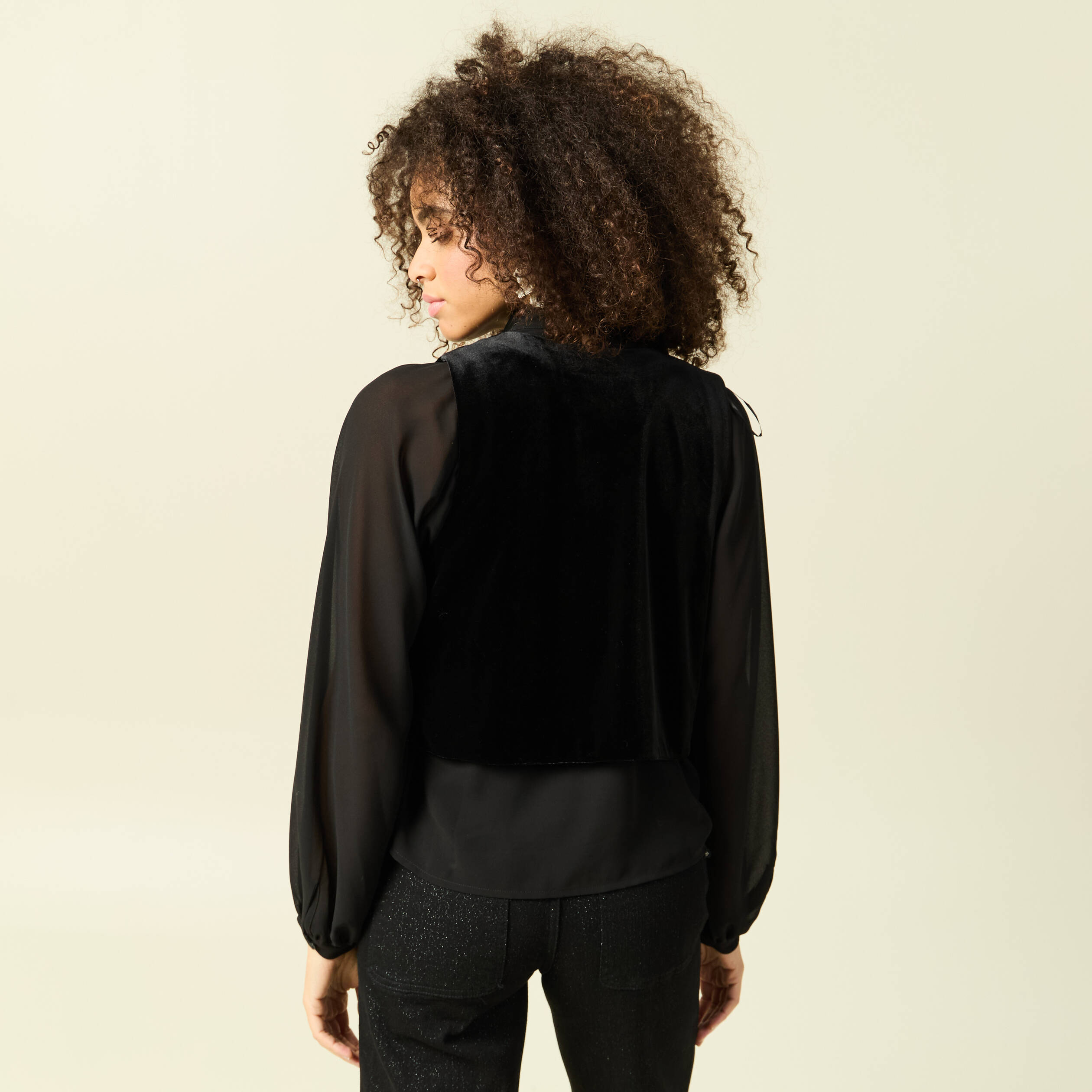 Veston court droit en velours noir femme