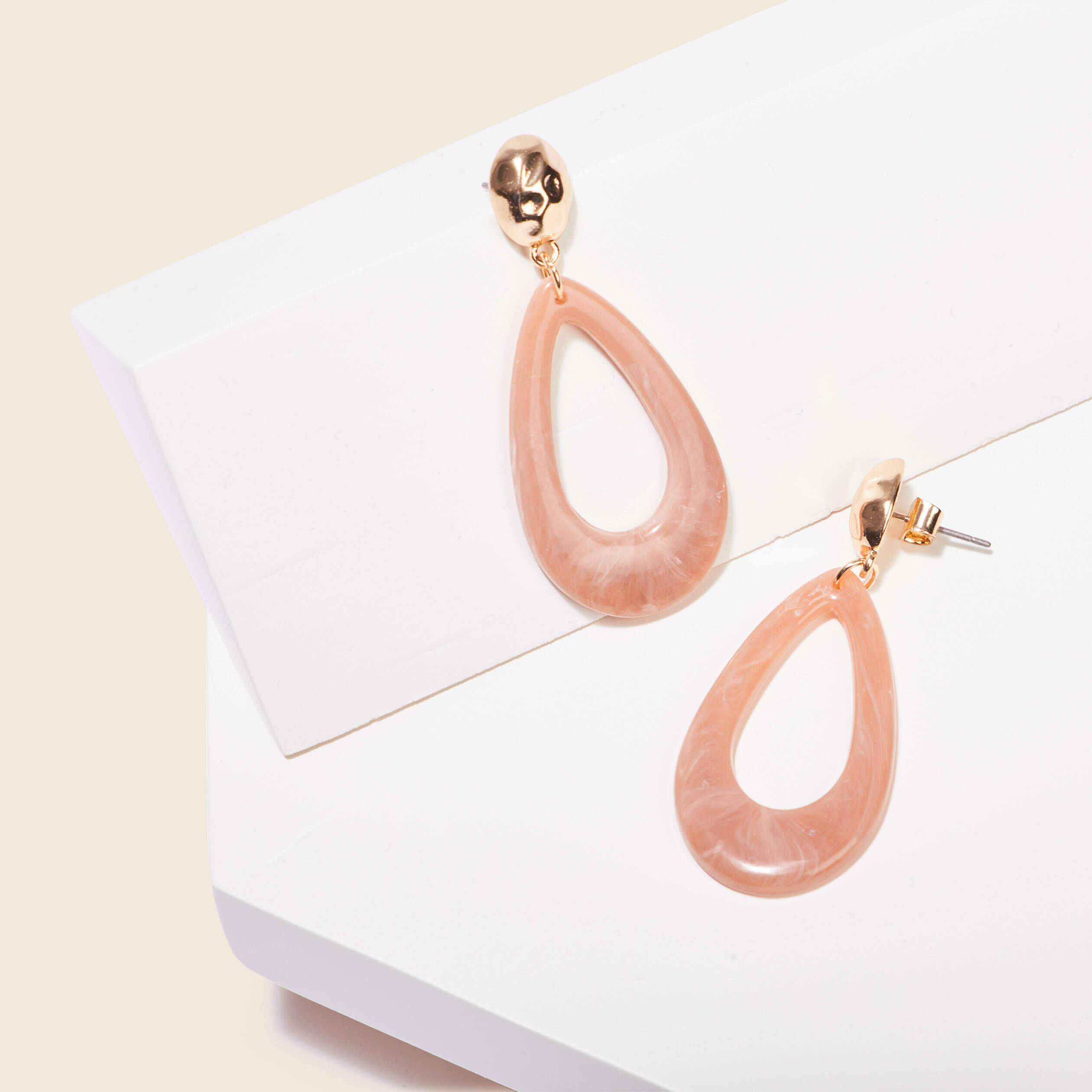 Boucles d'oreilles pendantes rouge clair femme