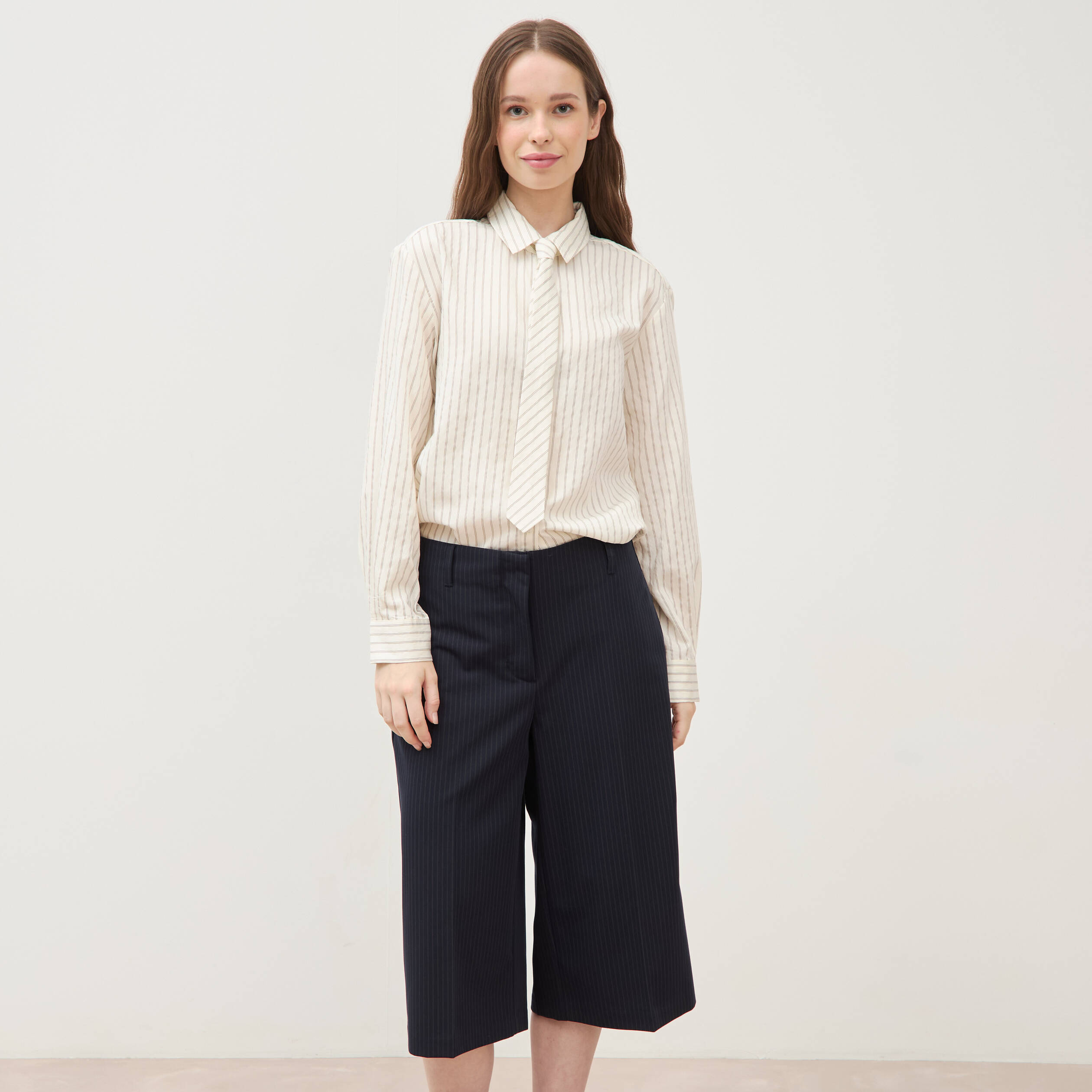 Bermuda large taille haute bleu marine femme