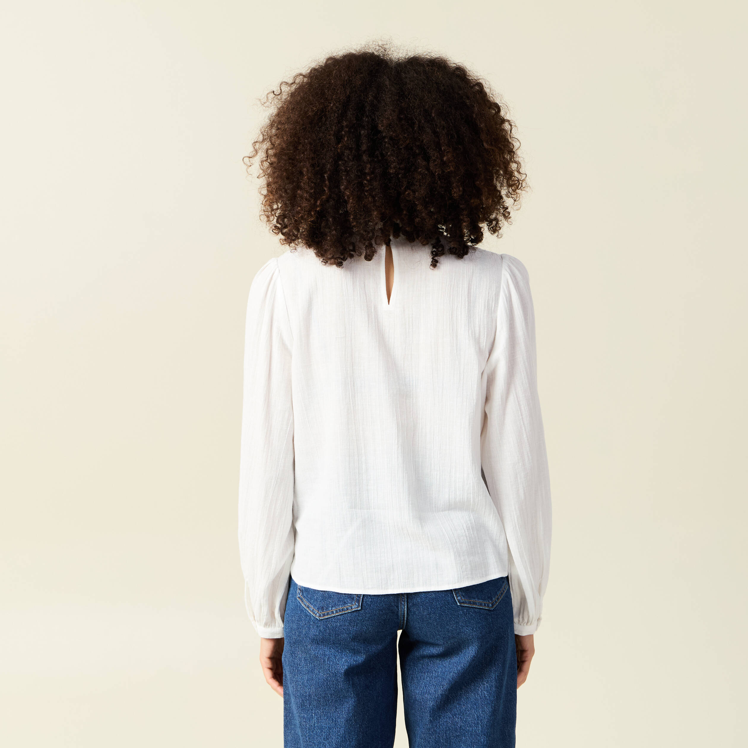 Chemise manches longues brod&eacute;e ecru femme