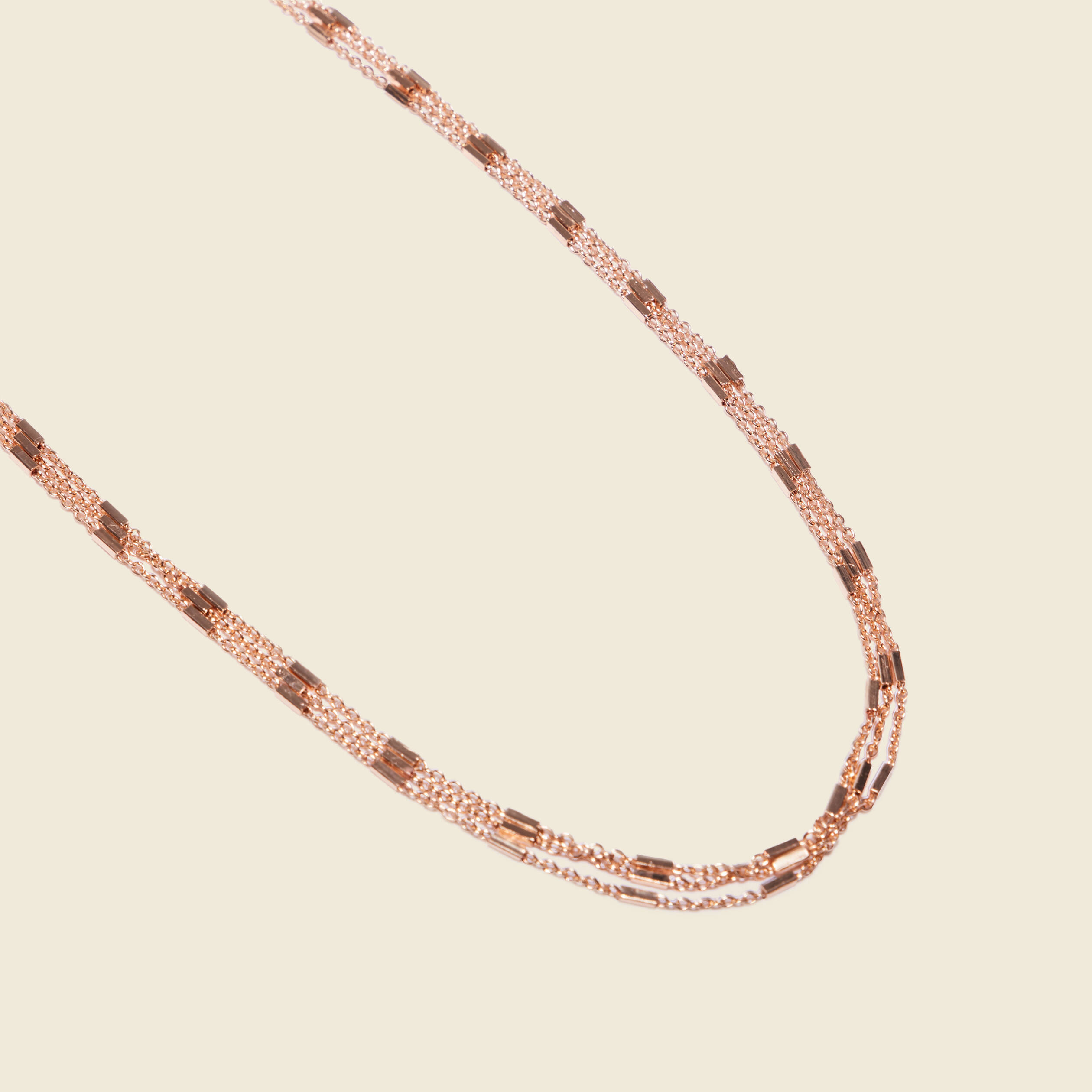 collier chaines multirangs couleur or femme Collier chaînes multirangs couleur or femme