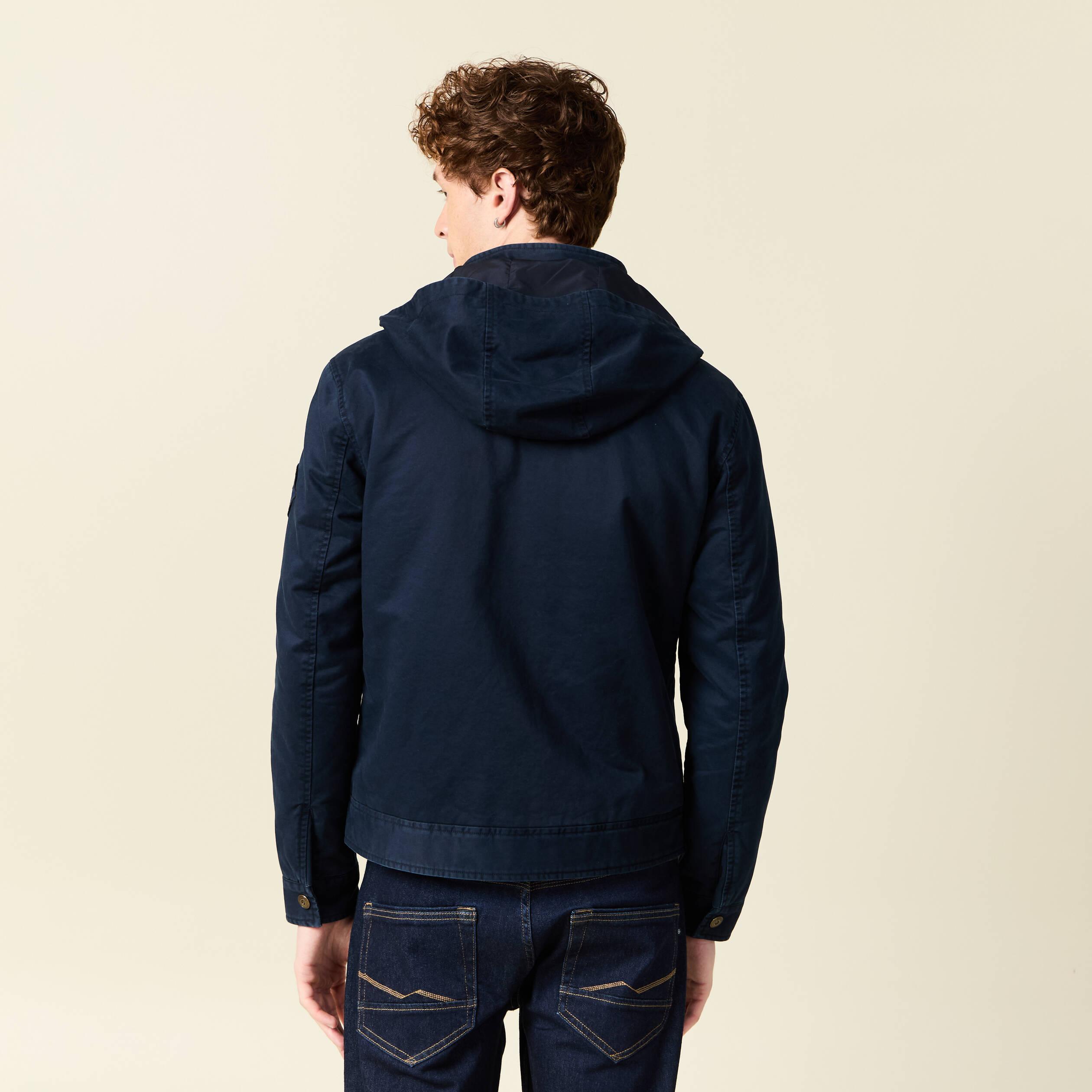 Blouson col montant à capuche bleu marine homme