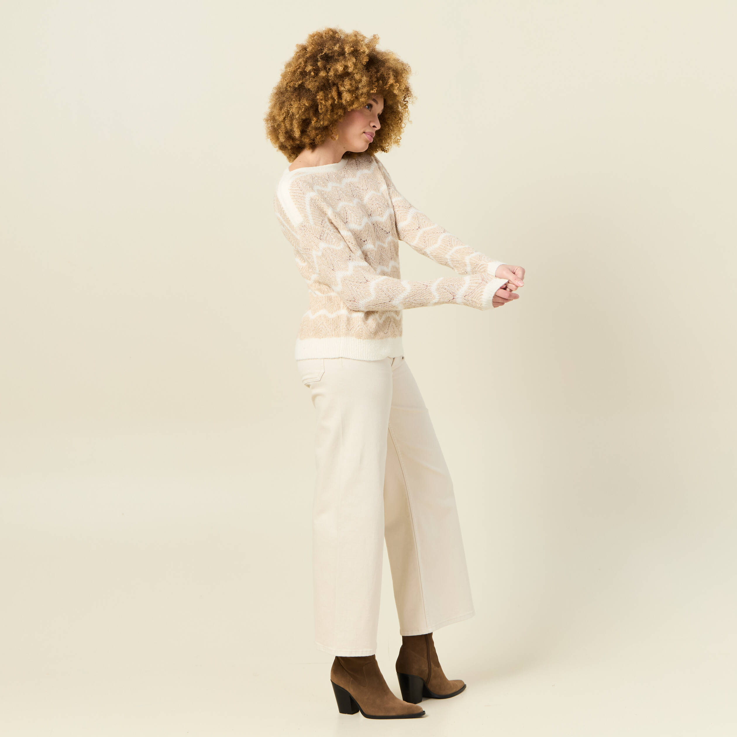 Pull manches longues ajour&eacute; creme femme
