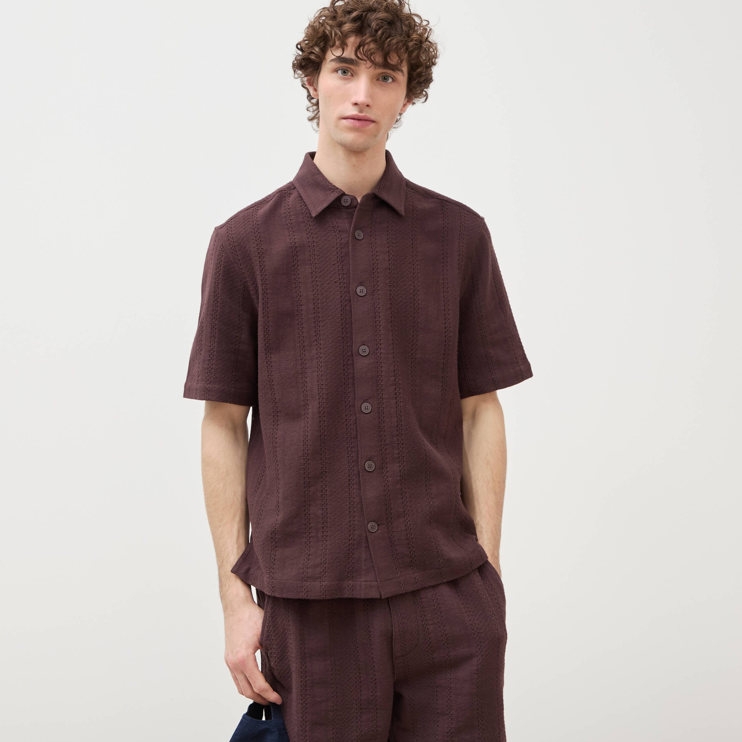 Chemise boyfriend manches courtes marron fonc&eacute; homme