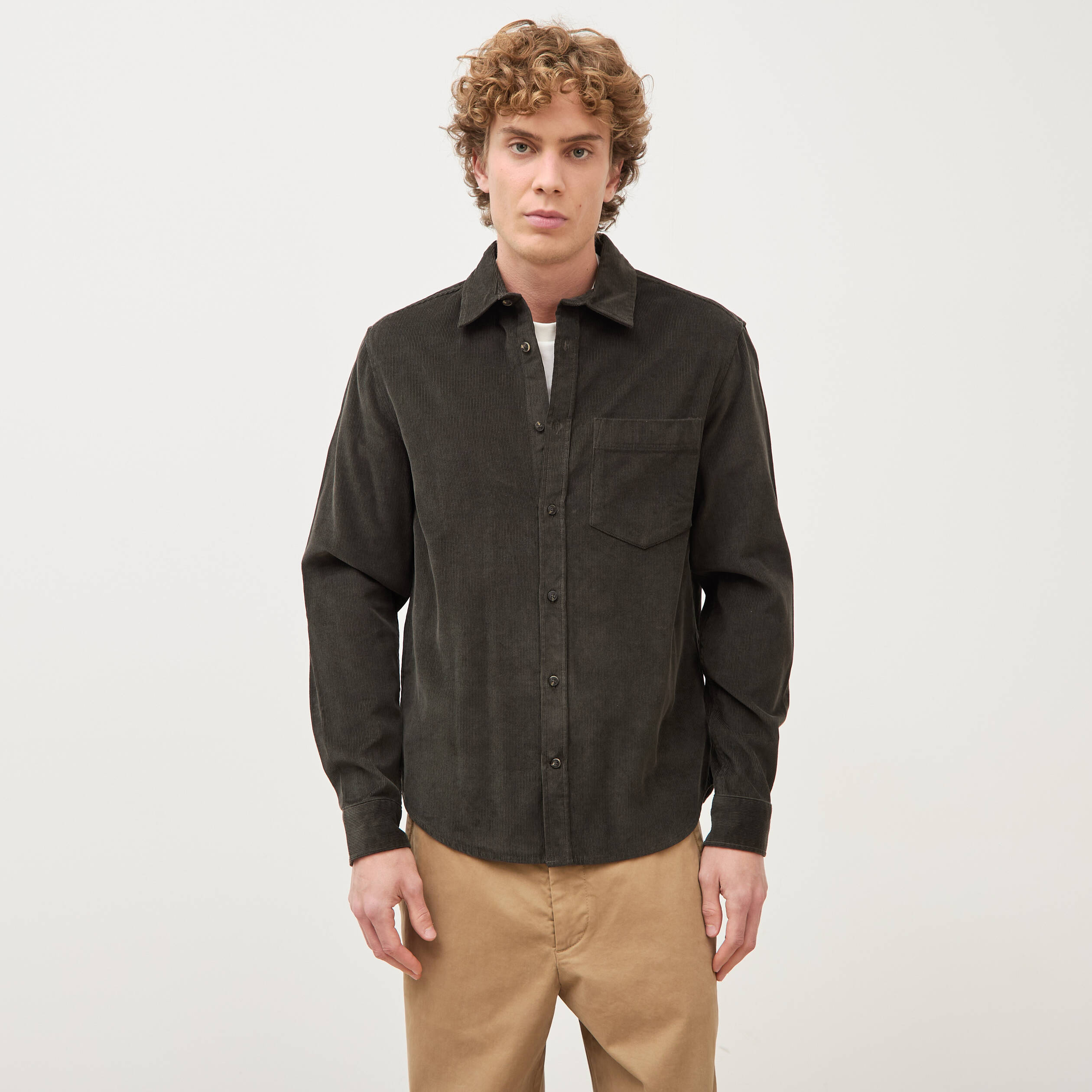 Chemise col classique en velours vert kaki homme