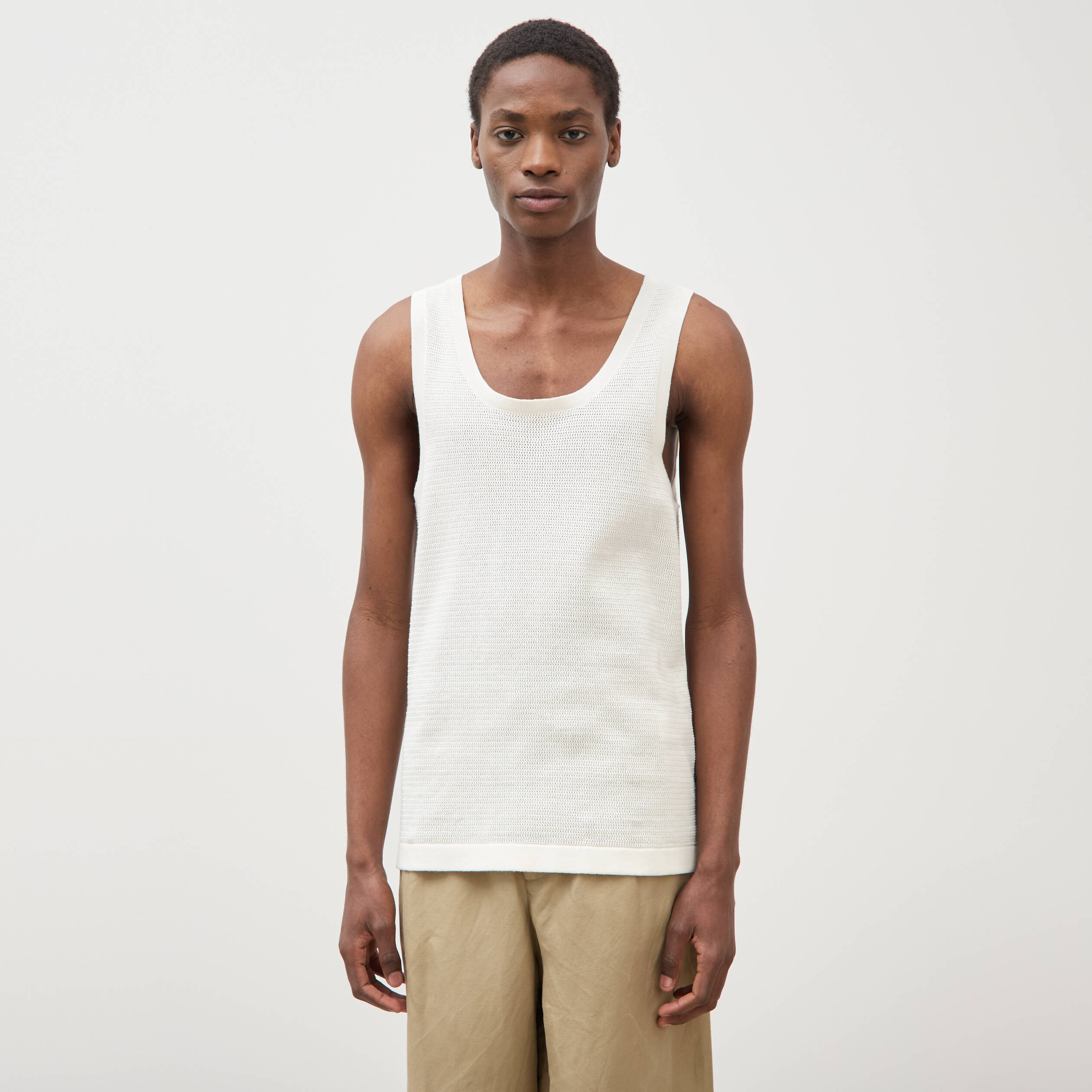 D&eacute;bardeur col rond en coton ecru homme