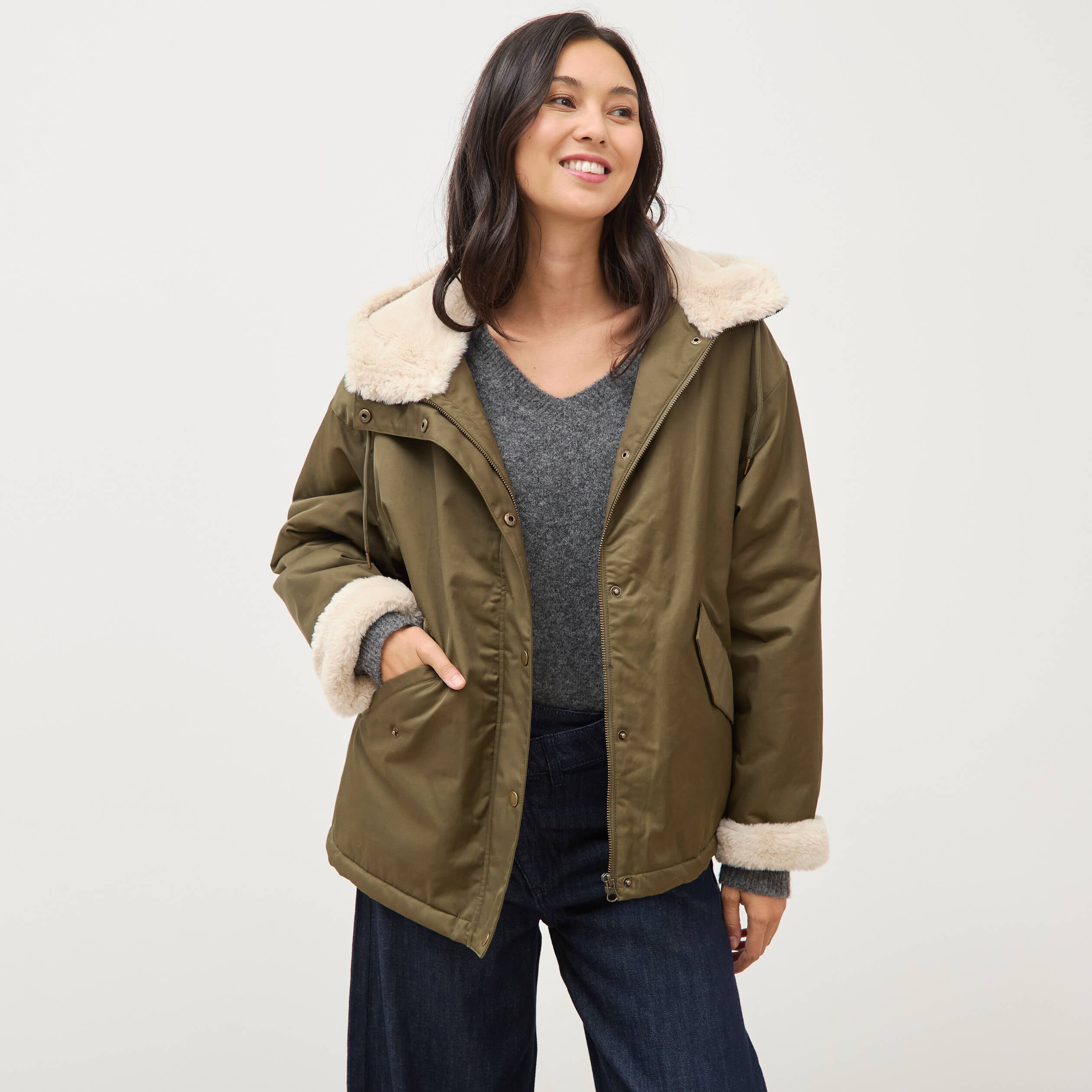 Parka oversize courte &agrave; capuche vert kaki femme