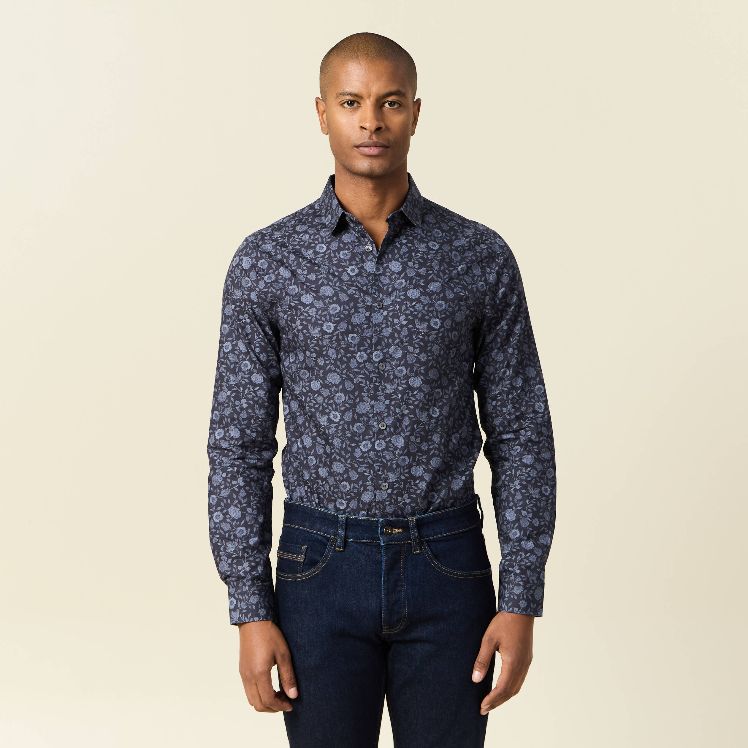 Chemise cintr&eacute;e en coton manches longues bleu marine homme