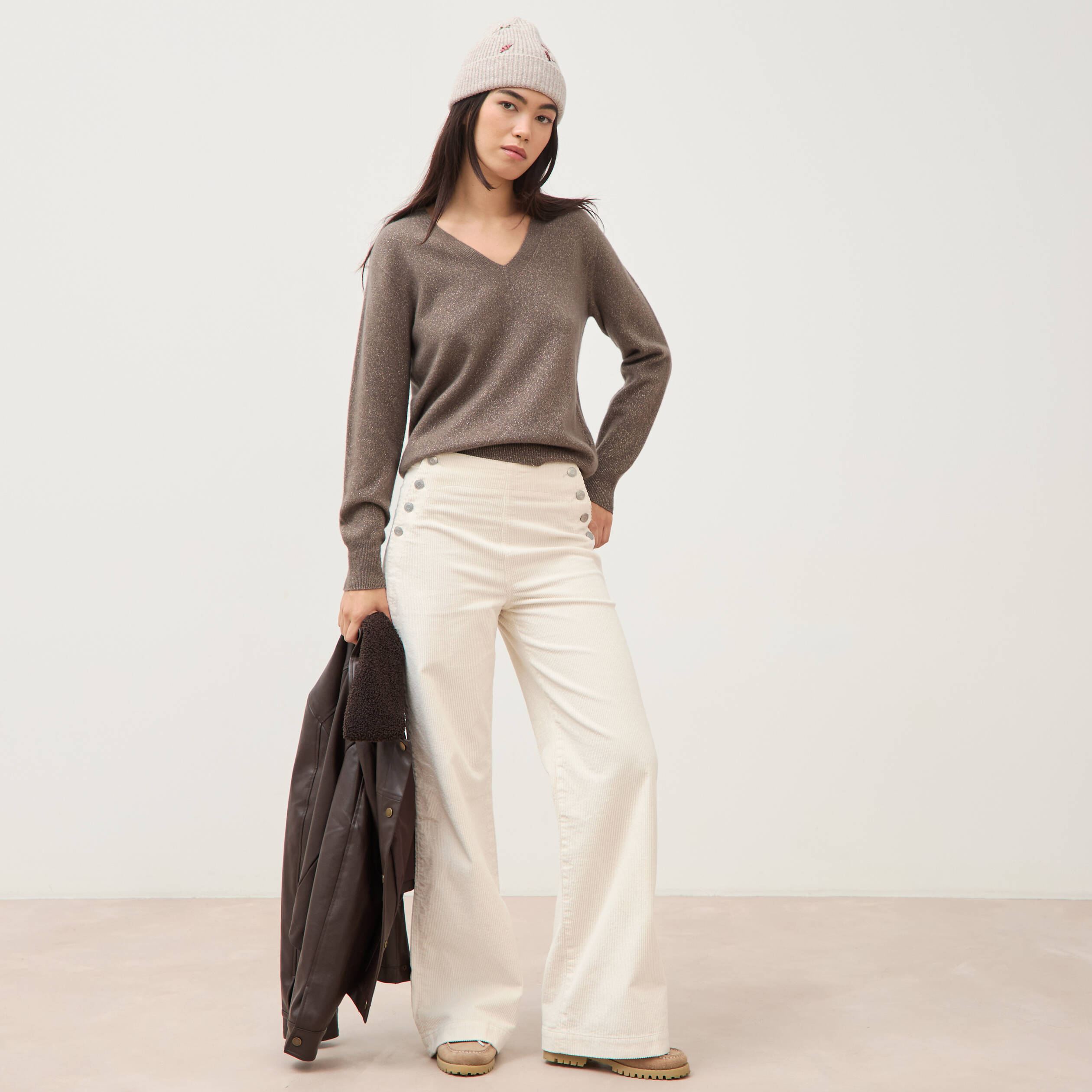 Pull droit col v manches longues taupe femme