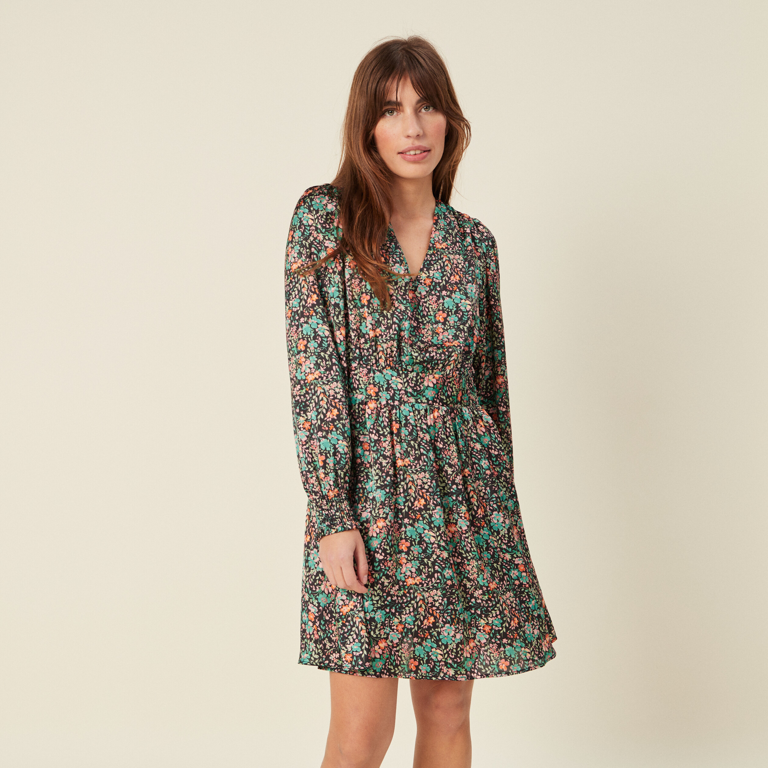 robe taille marquee a volants noir femme Robe taille marquée à volants noir femme