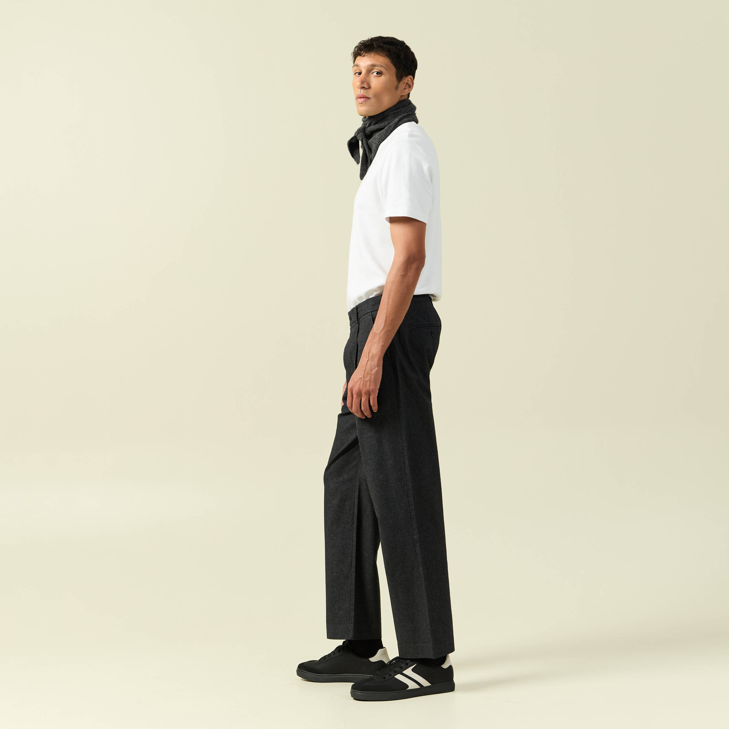 Pantalon chino large longueur 32 gris fonc&eacute; homme