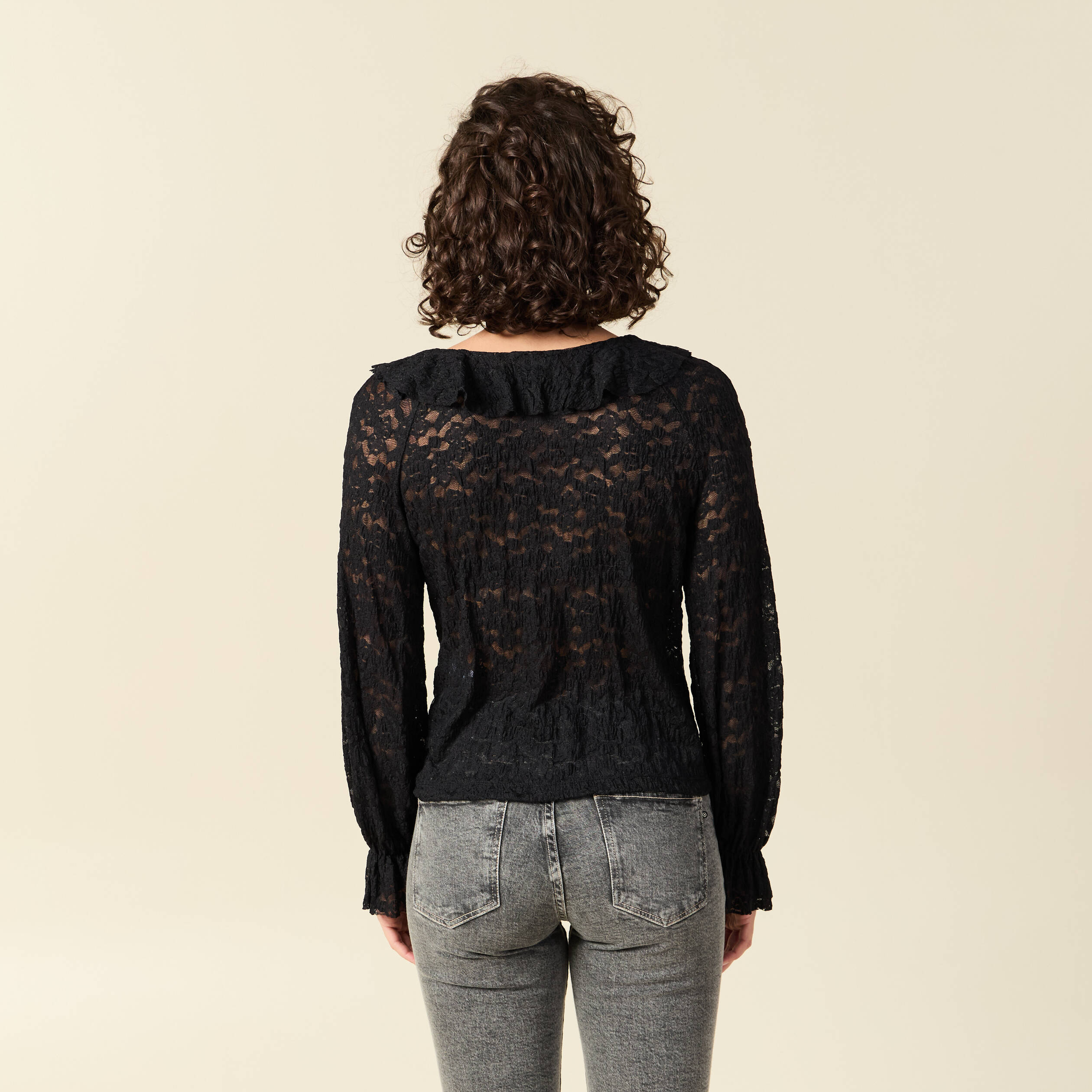 Blouse droite courte manches longues noir femme