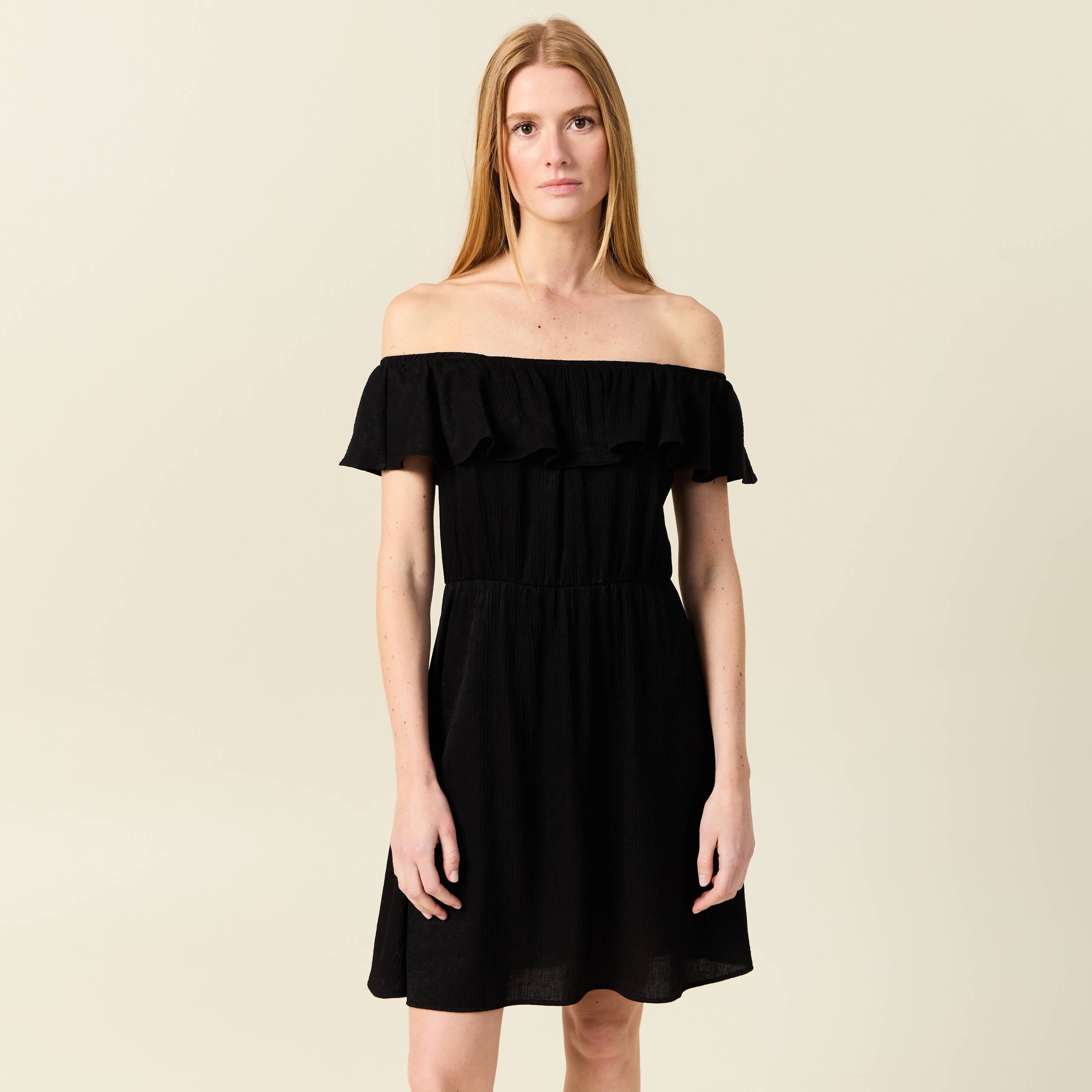 robe col carre manches courtes noir femme Robe col carré manches courtes noir femme