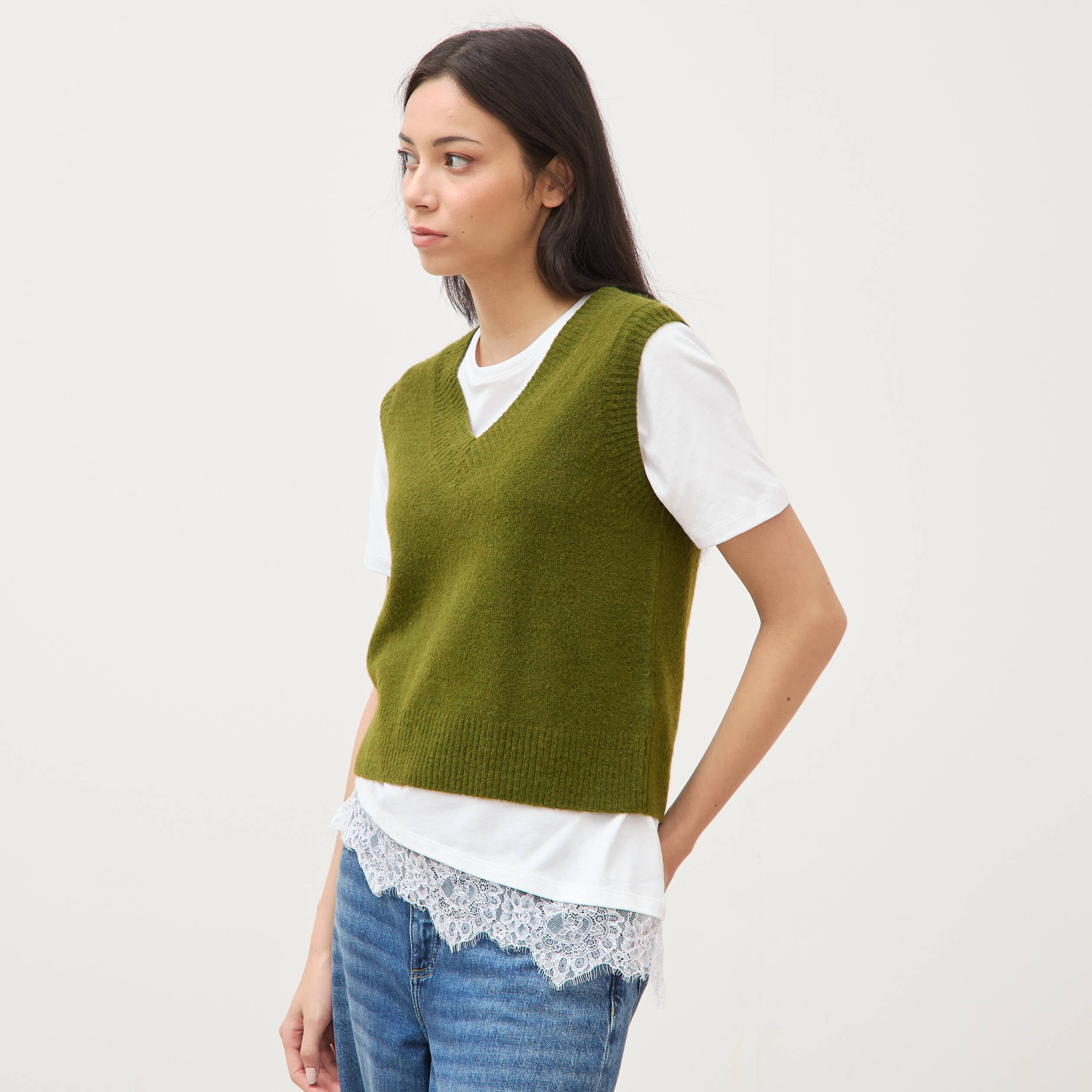 Pull sans manches col en V vert kaki femme