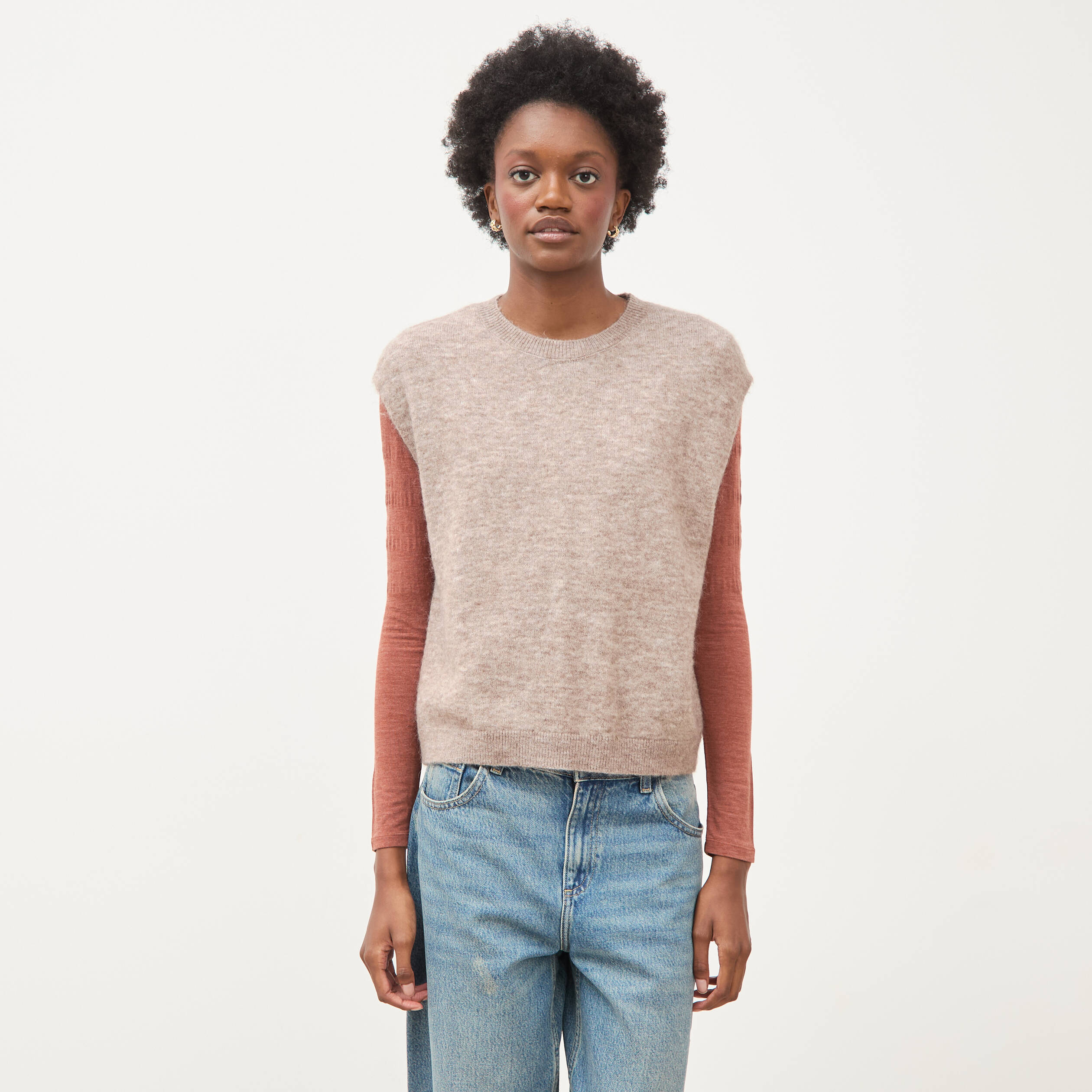 Pull droit court sans manches col rond marron clair femme