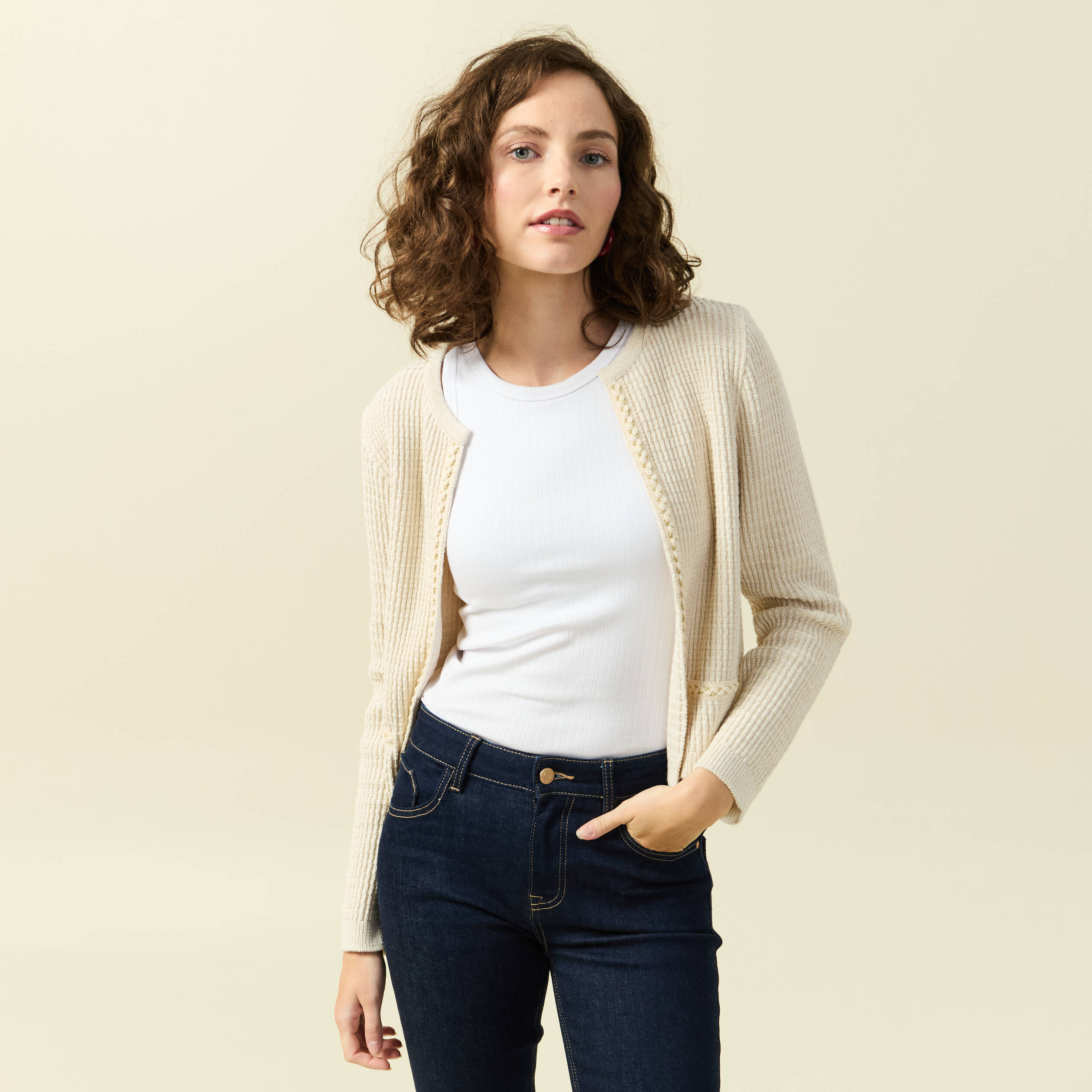 gilet court droit manches longues creme femme Gilet court droit manches longues creme femme