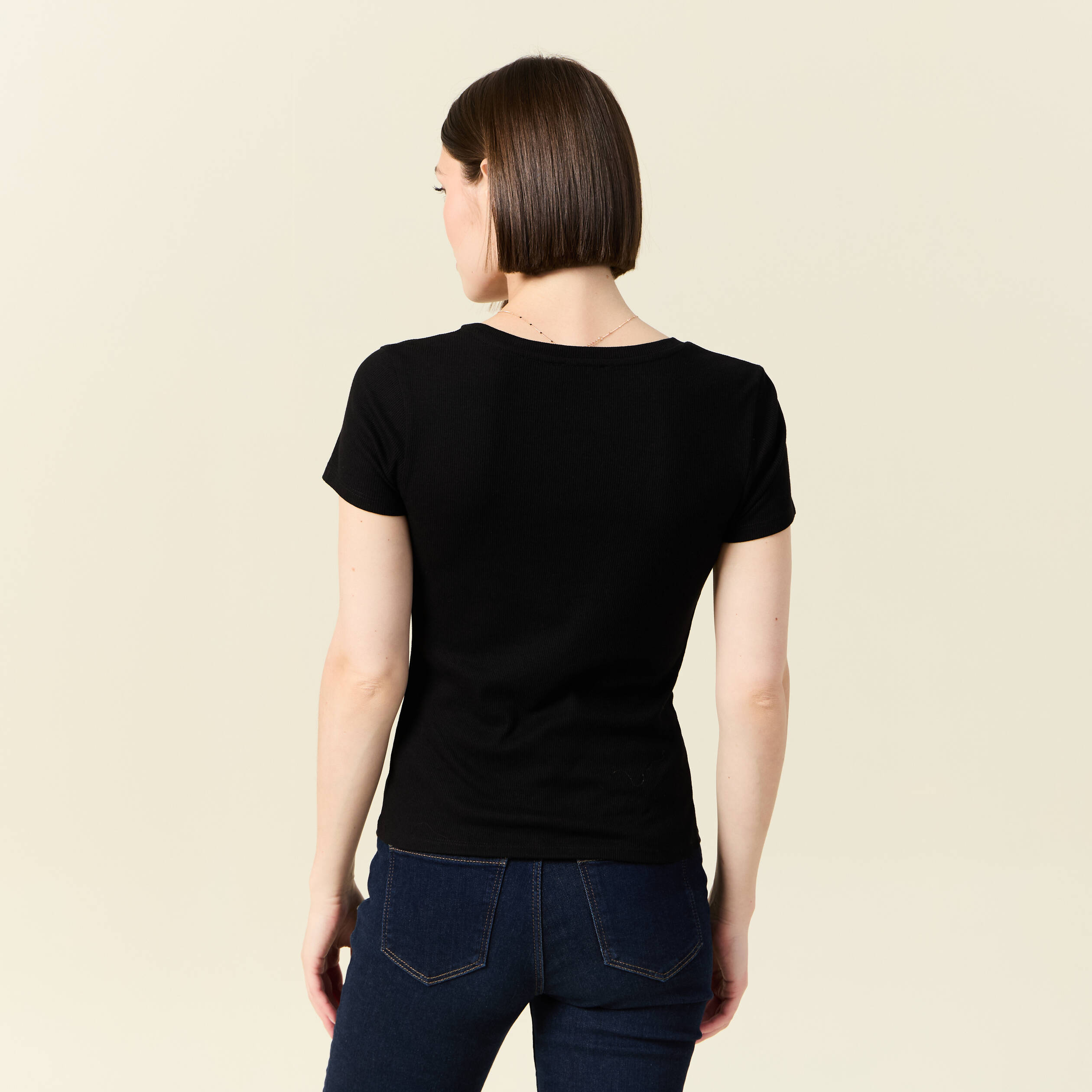 t shirt ajuste col v manches courtes noir femme T-shirt ajusté col V manches courtes noir femme