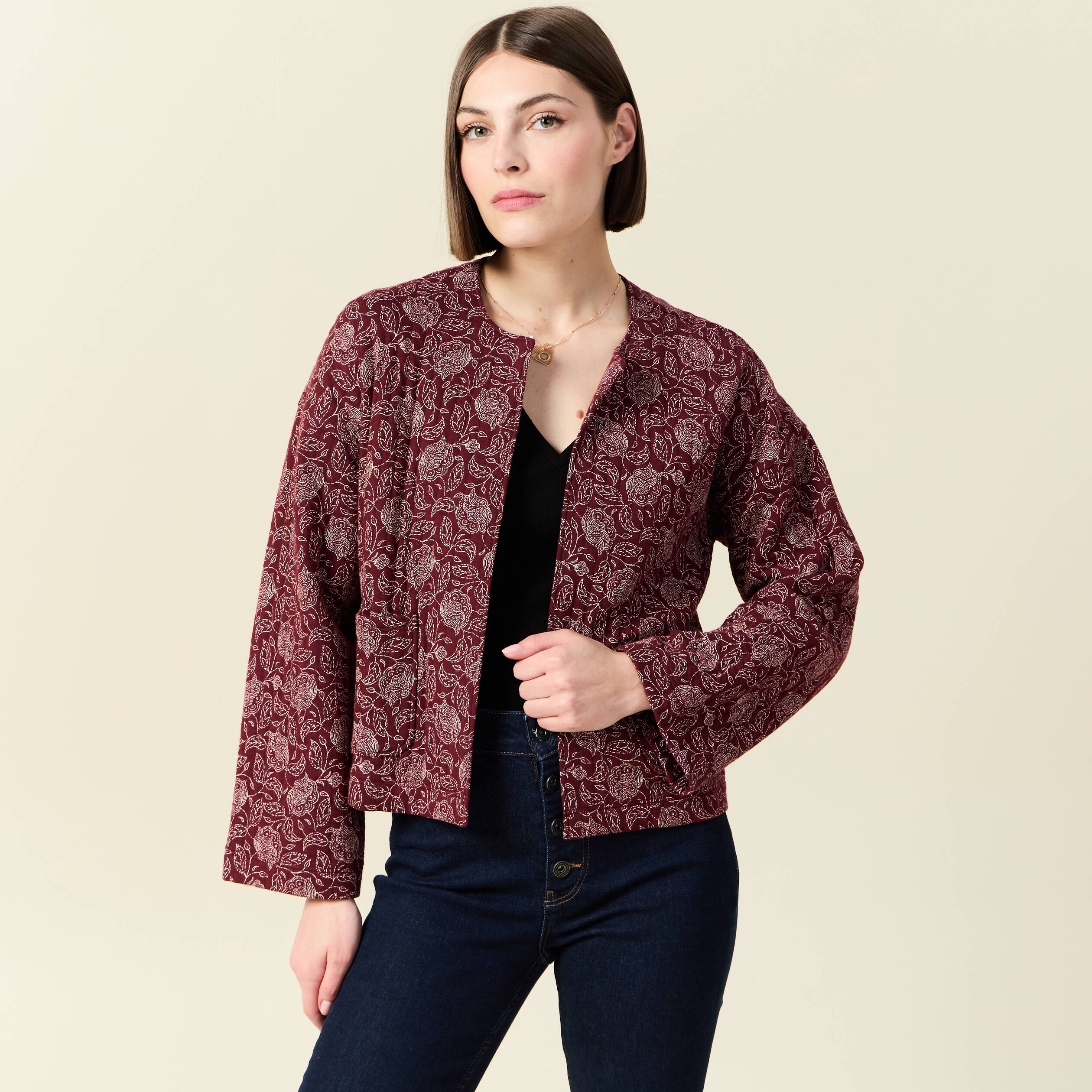 gilet matelasse col rond rouge fonce femme Gilet matelassé col rond rouge foncé femme