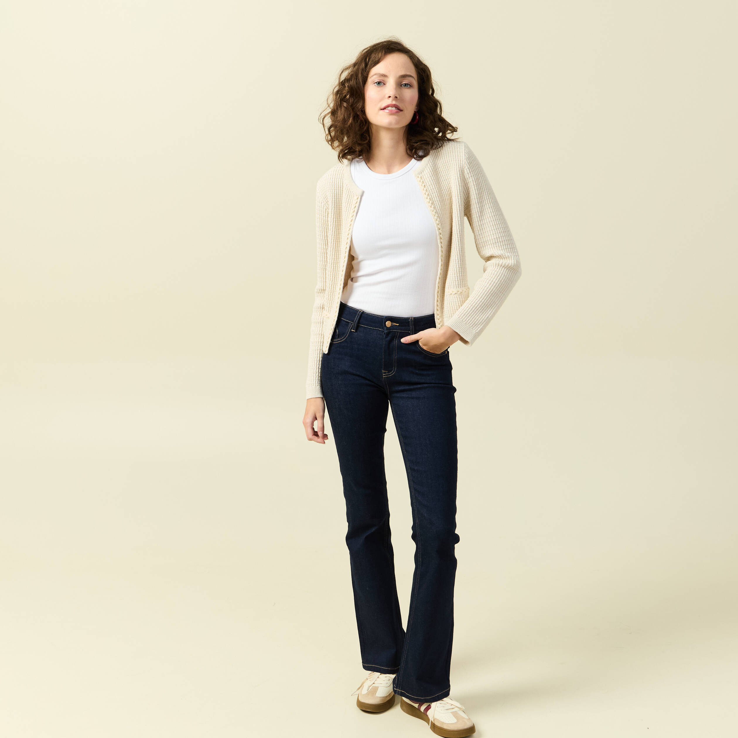 gilet court droit manches longues creme femme Gilet court droit manches longues creme femme