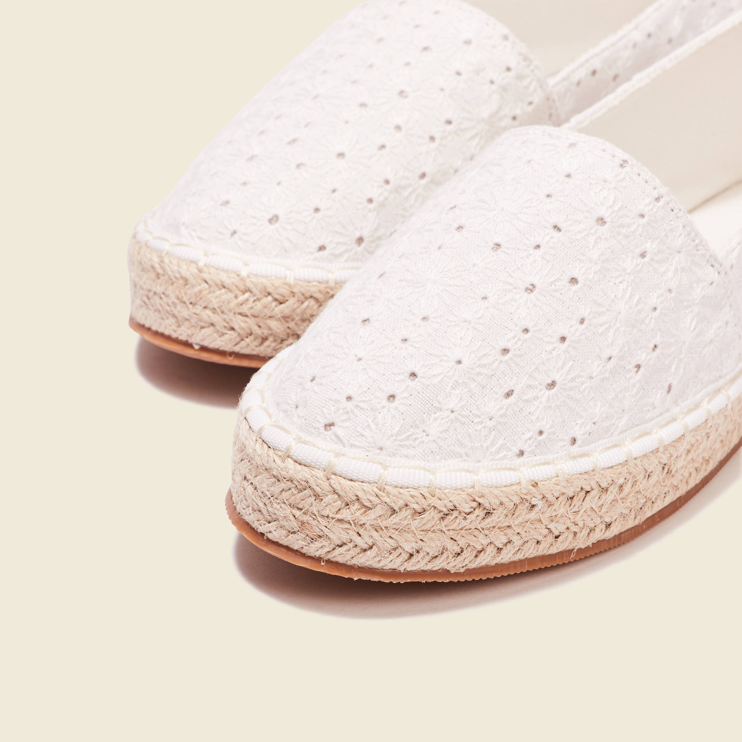 espadrilles plates brodees ecru femme Espadrilles plates brodées ecru femme