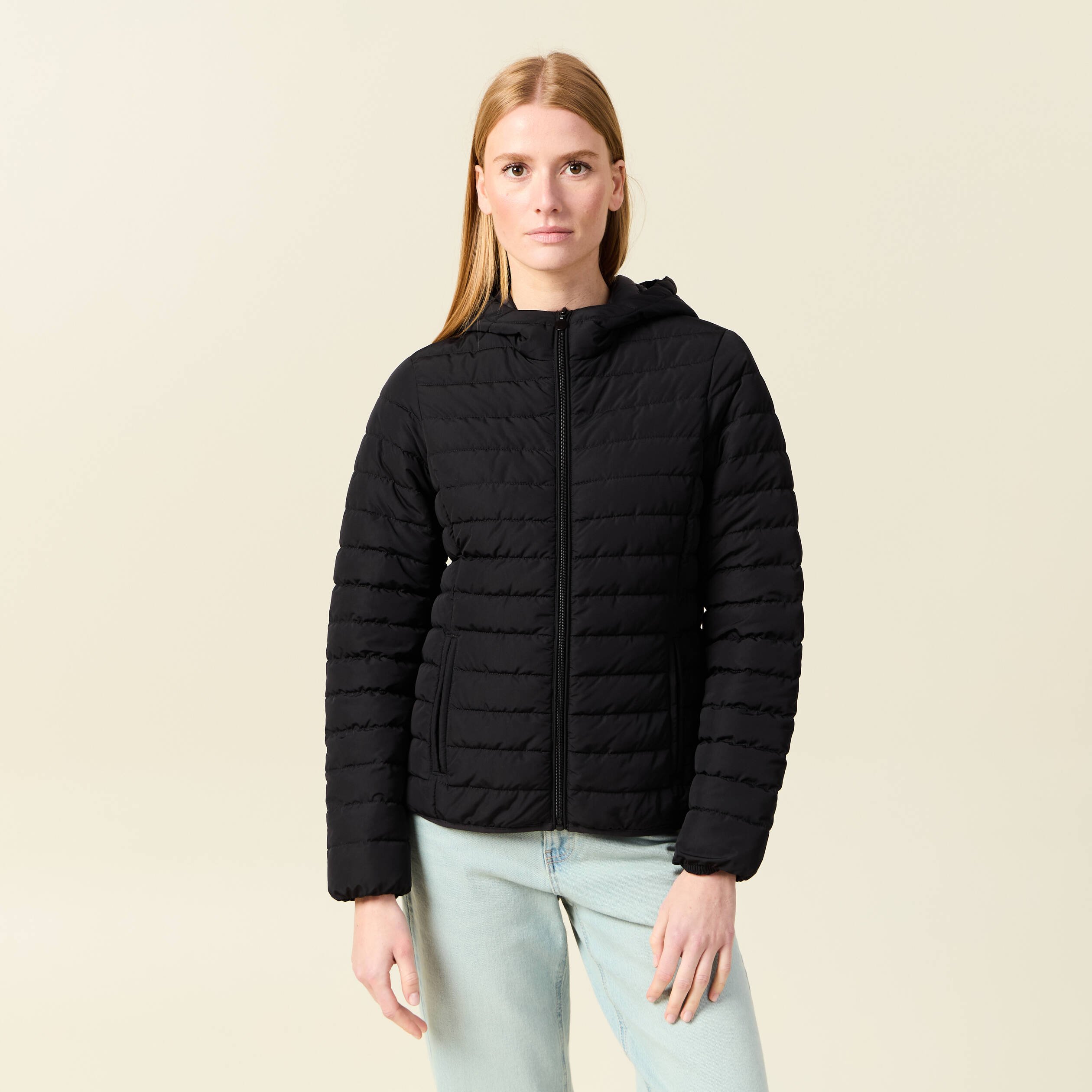 doudoune ajustee mi longue a capuche noir femme Doudoune ajustée mi-longue à capuche noir femme
