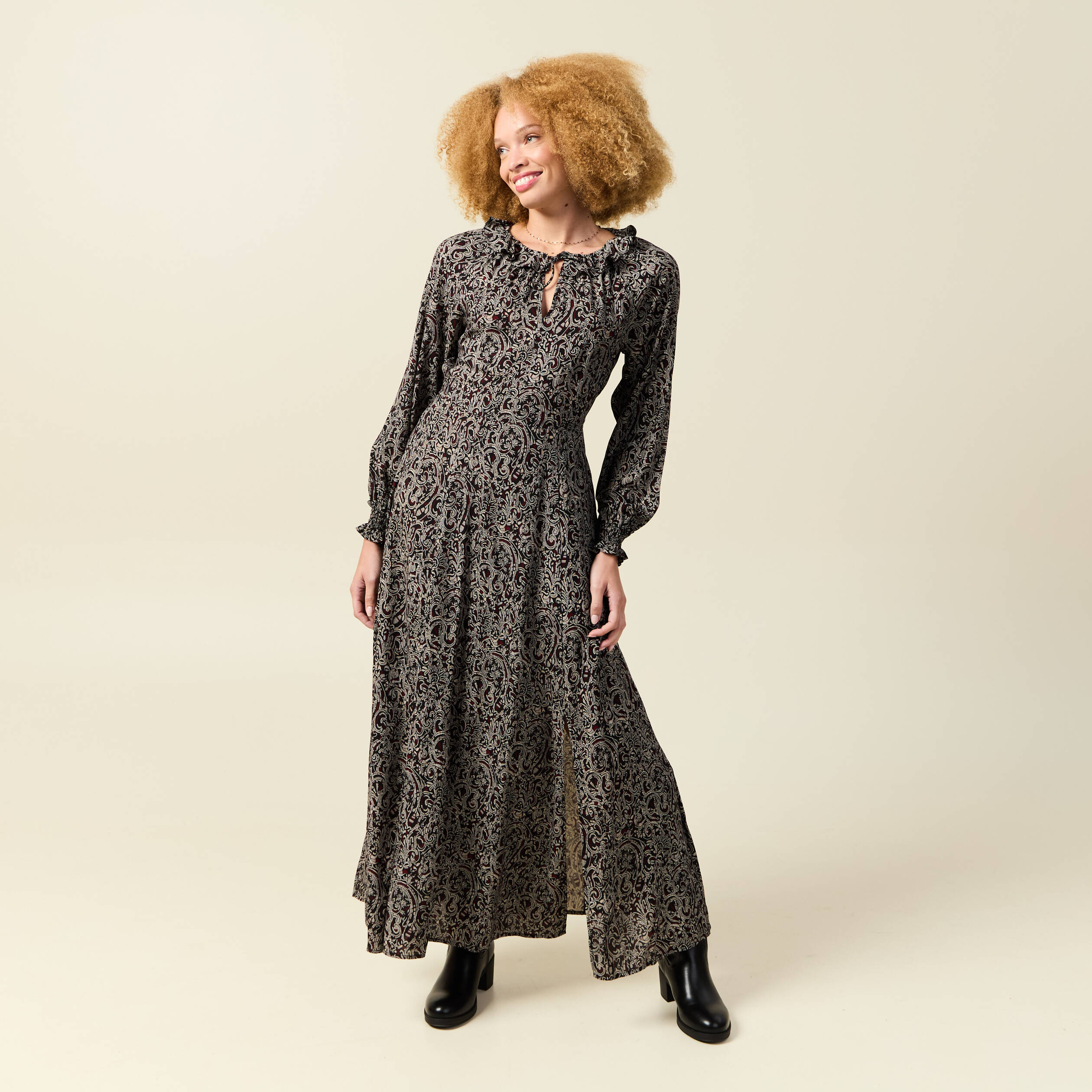 Robe manches longues noir femme
