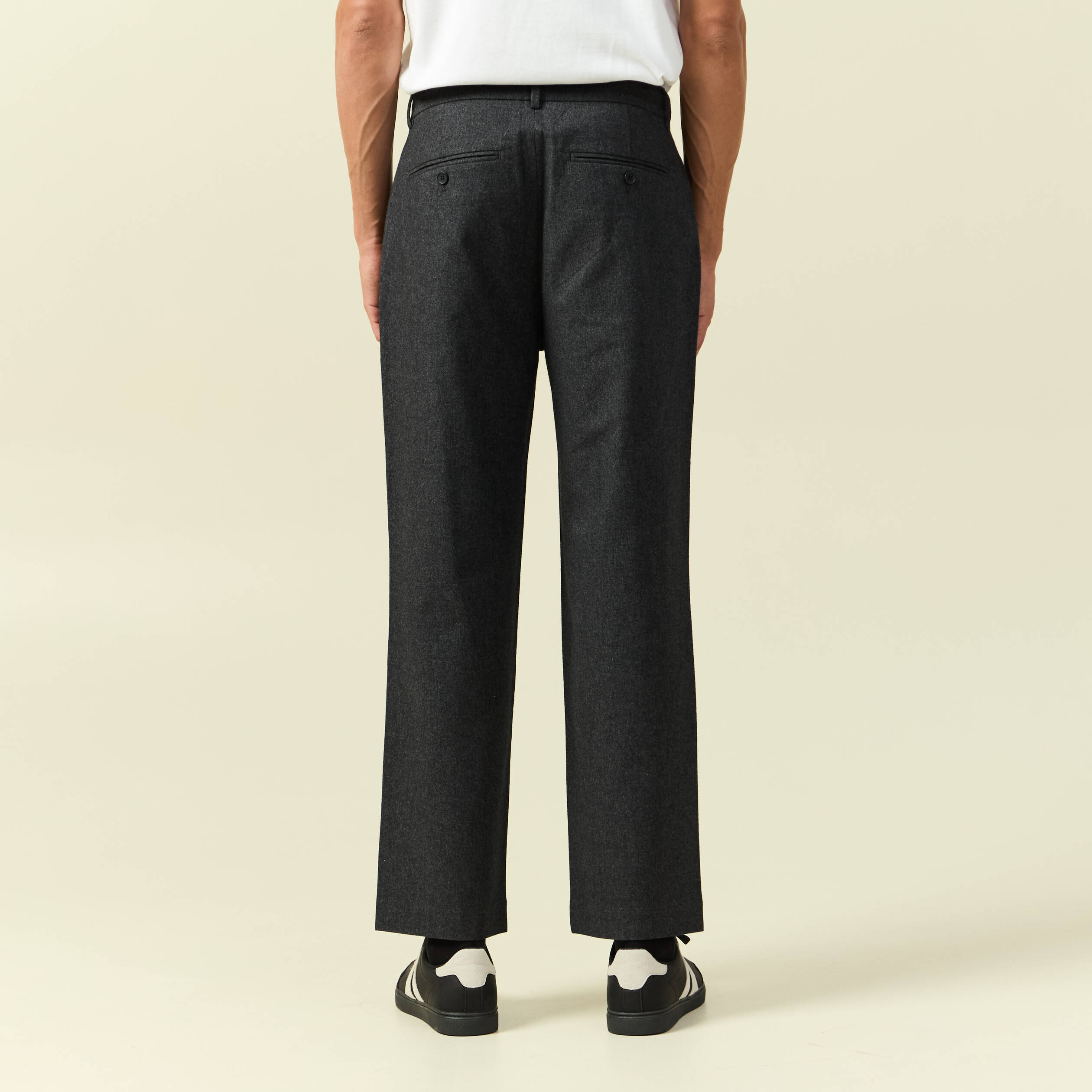 Pantalon chino large longueur 32 gris fonc&eacute; homme