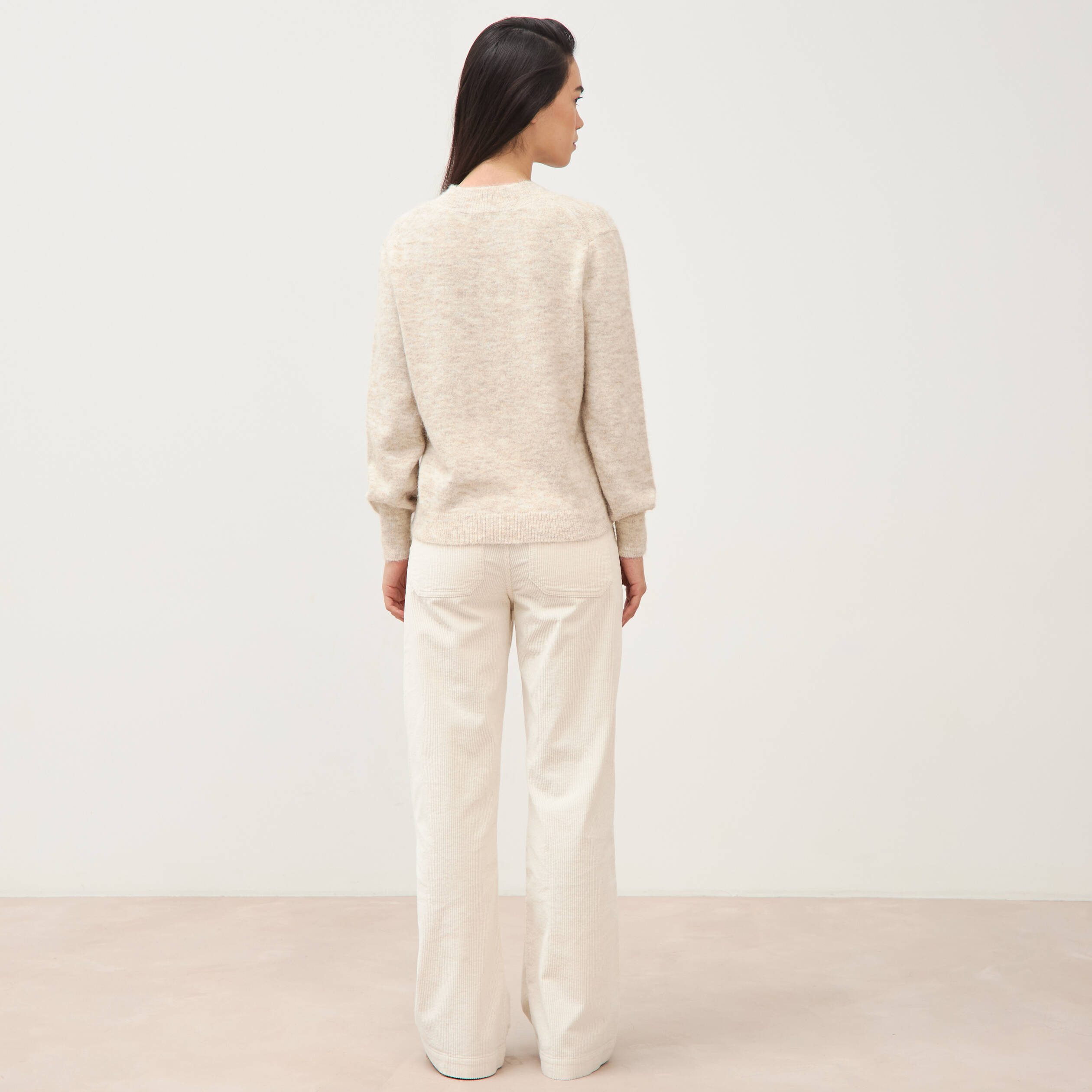 Pull col v manches longues creme femme