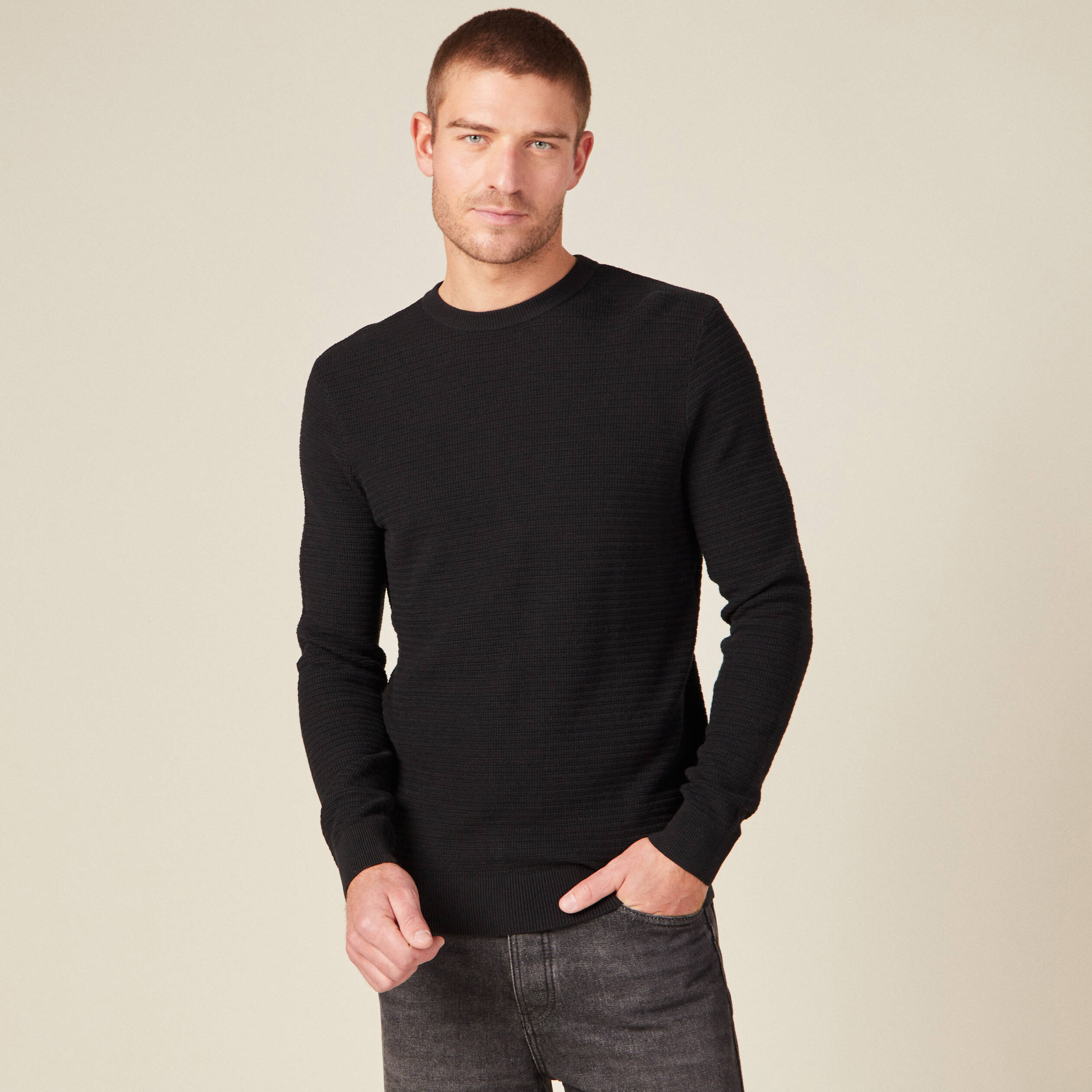 Pull manches longues col rond noir homme