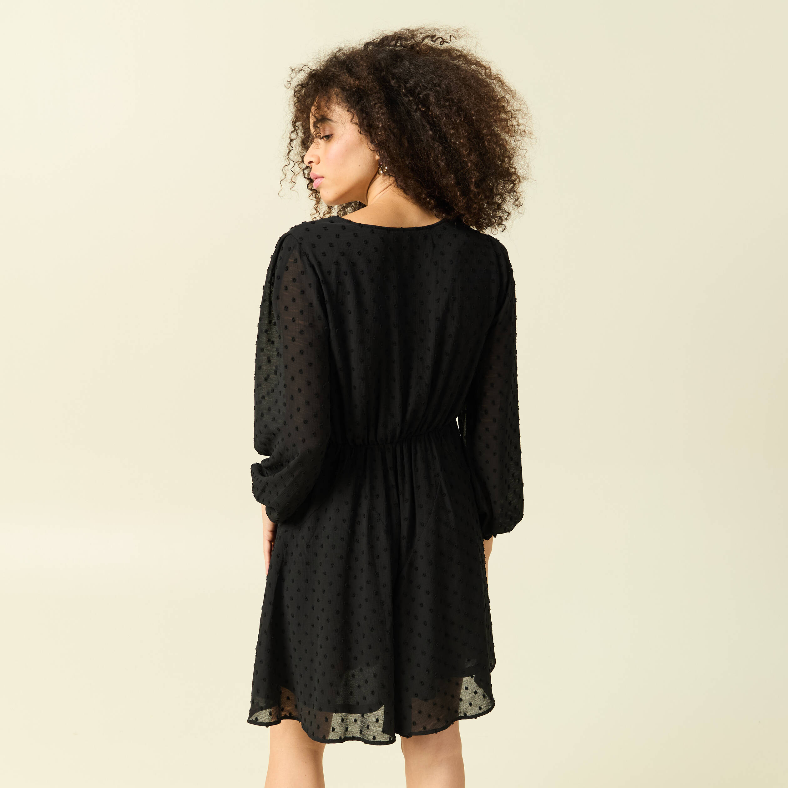Robe fluide col v manches longues noir femme