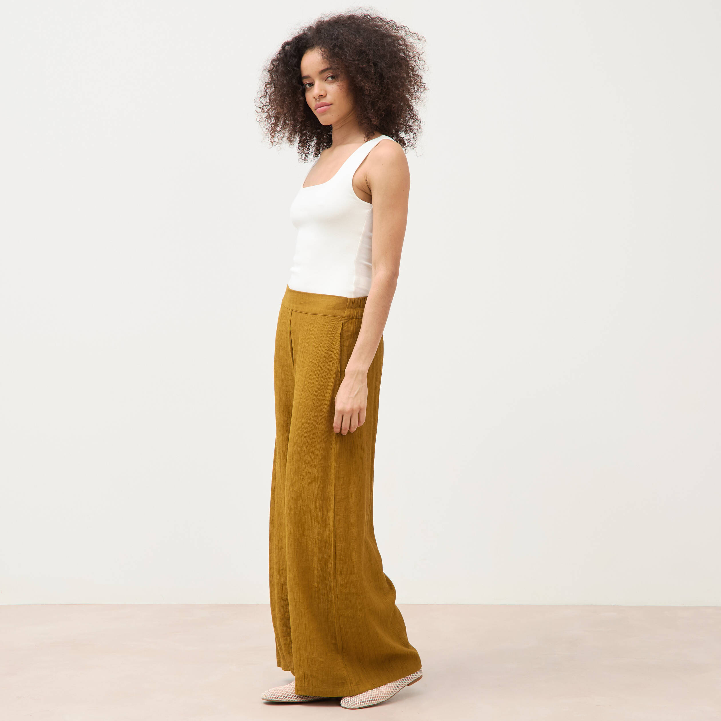 Pantalon large taille haute fluide vert olive femme