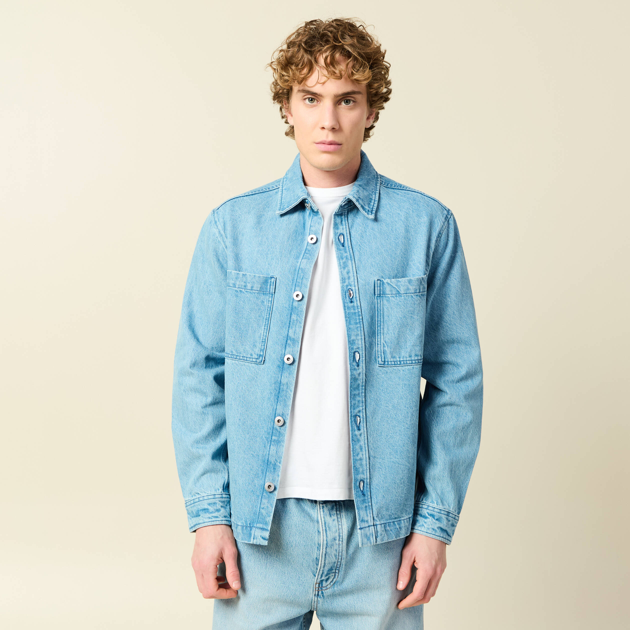 Surchemise en jeans coton coupe droite denim bleach homme