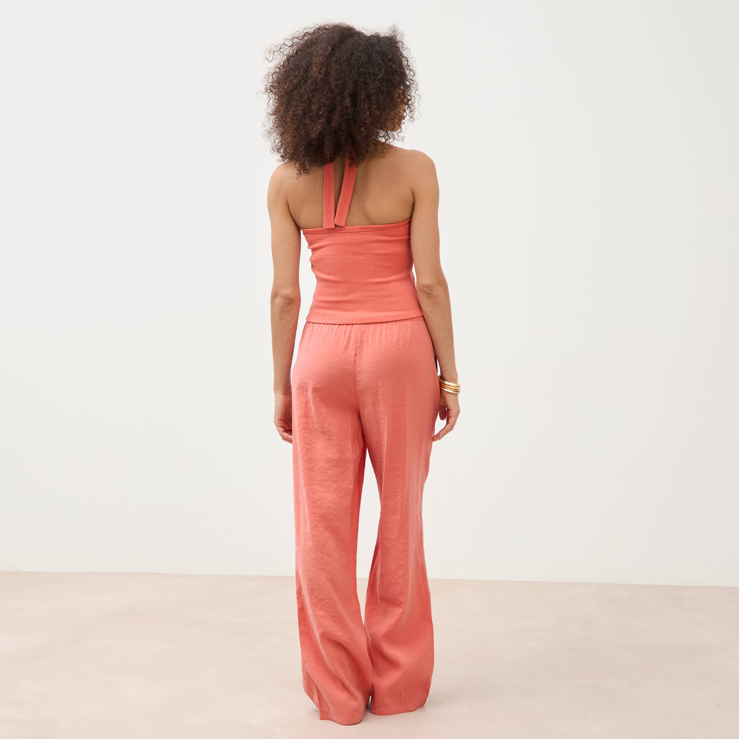 D&eacute;bardeur cropped d&eacute;collet&eacute; doubl&eacute; rouge fonc&eacute; femme
