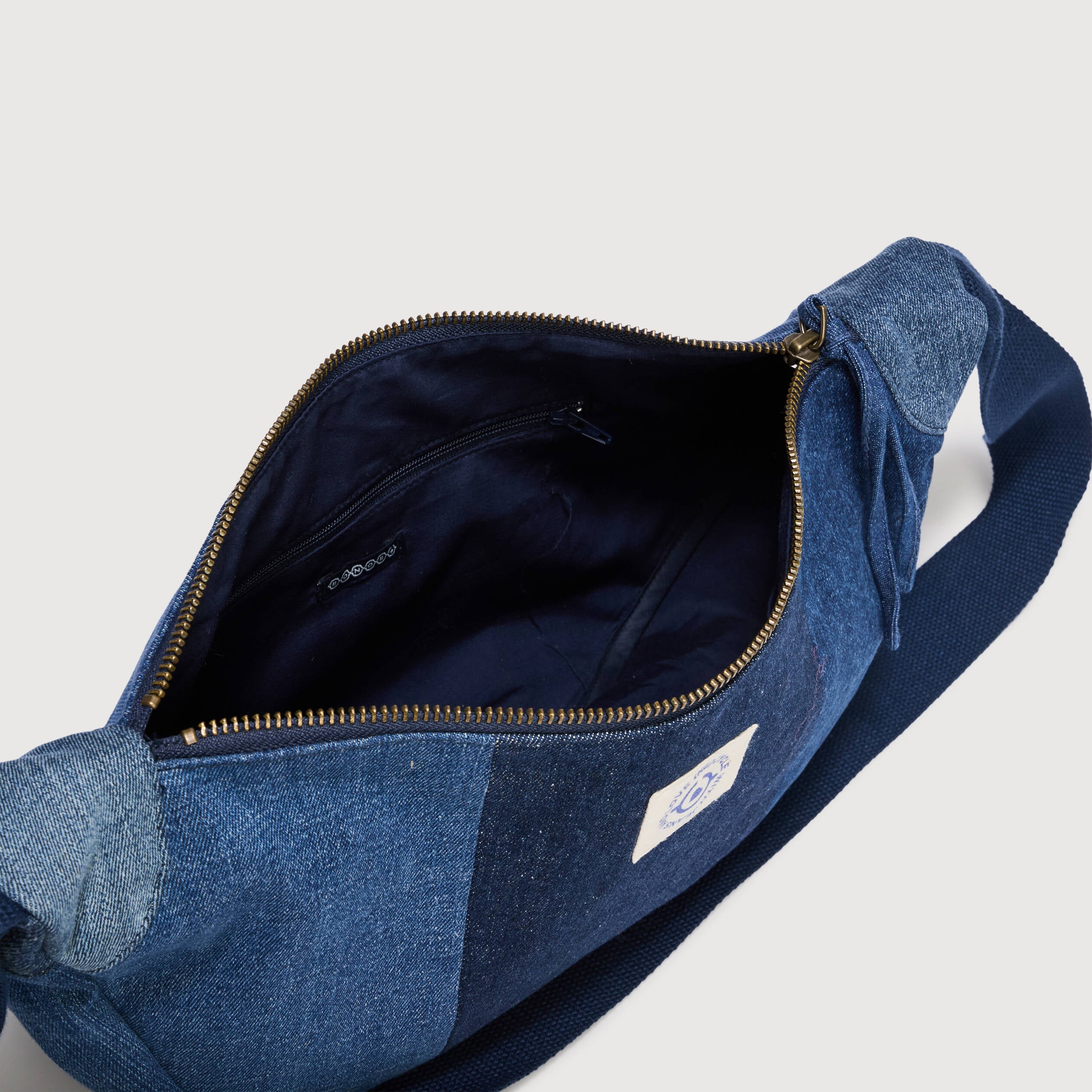 Sac bandouli&egrave;re en coton effet jeans denim brut femme