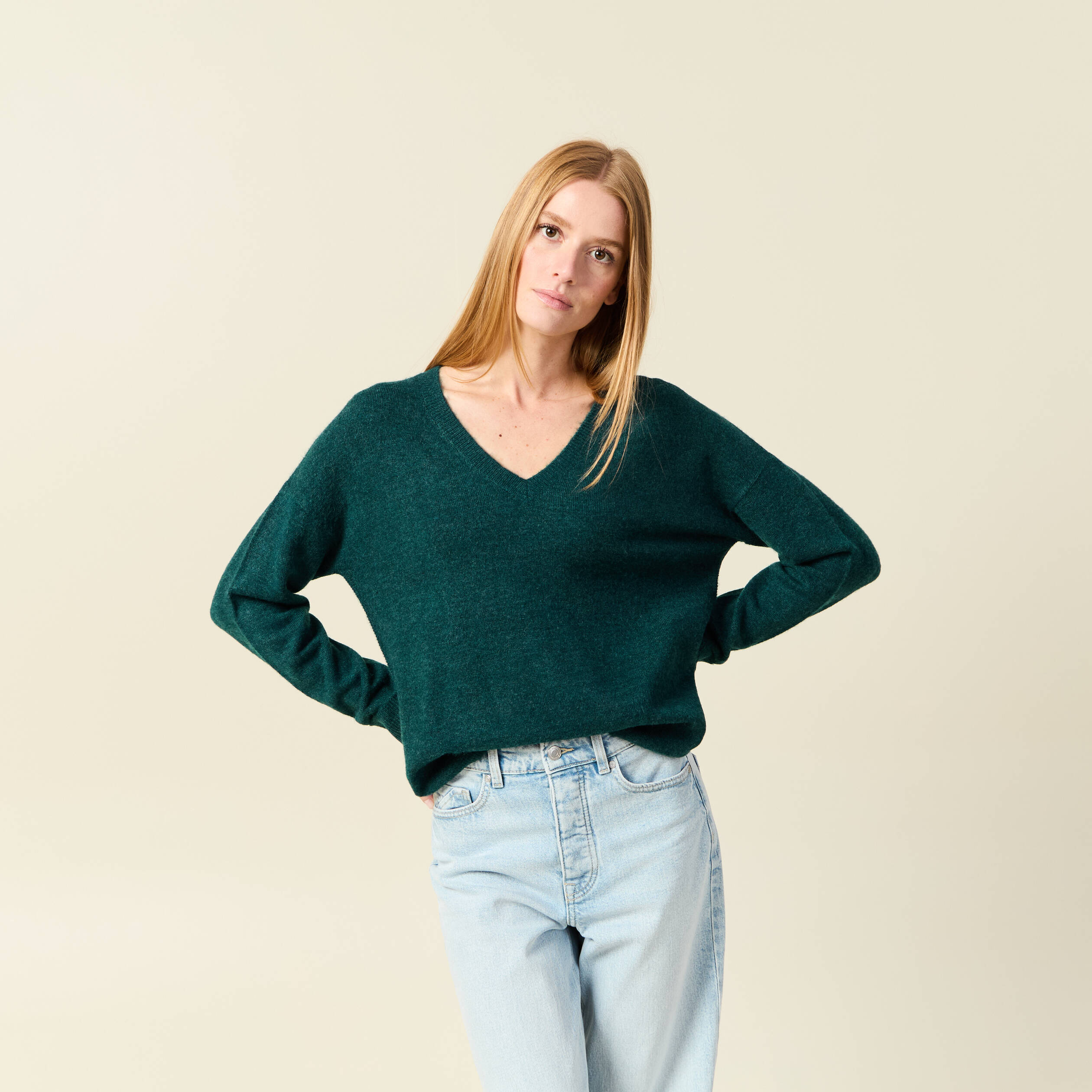 Pull manches longues col en V vert fonc&eacute; femme
