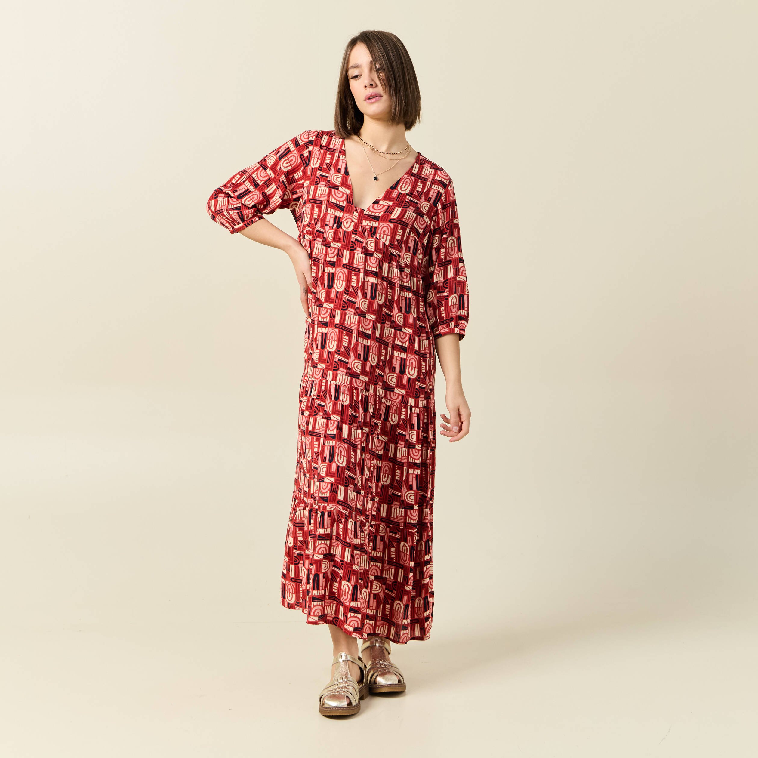 robe longue droite fluide rouge fonce femme Robe longue droite fluide rouge foncé femme