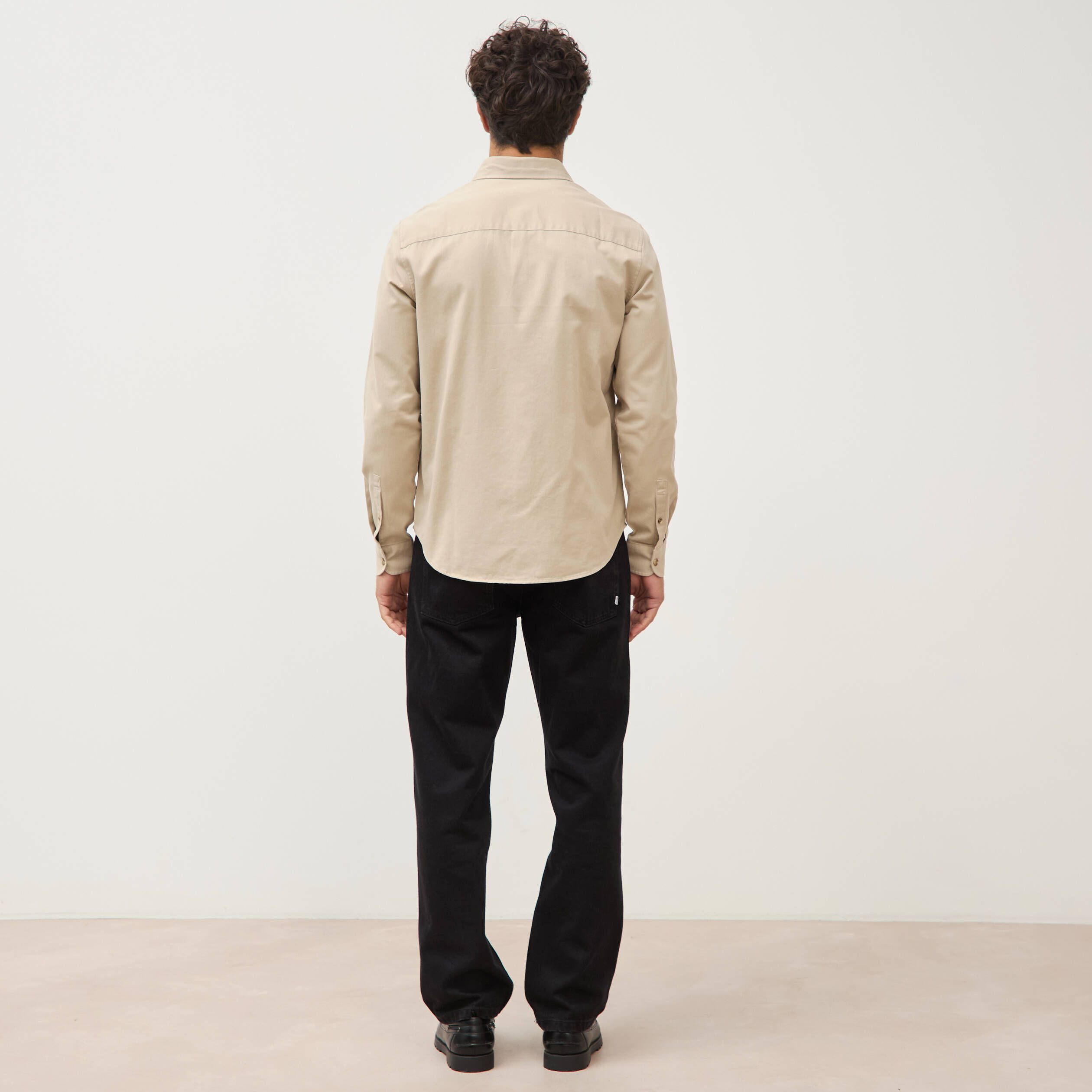Chemise droite en coton manches longues beige homme