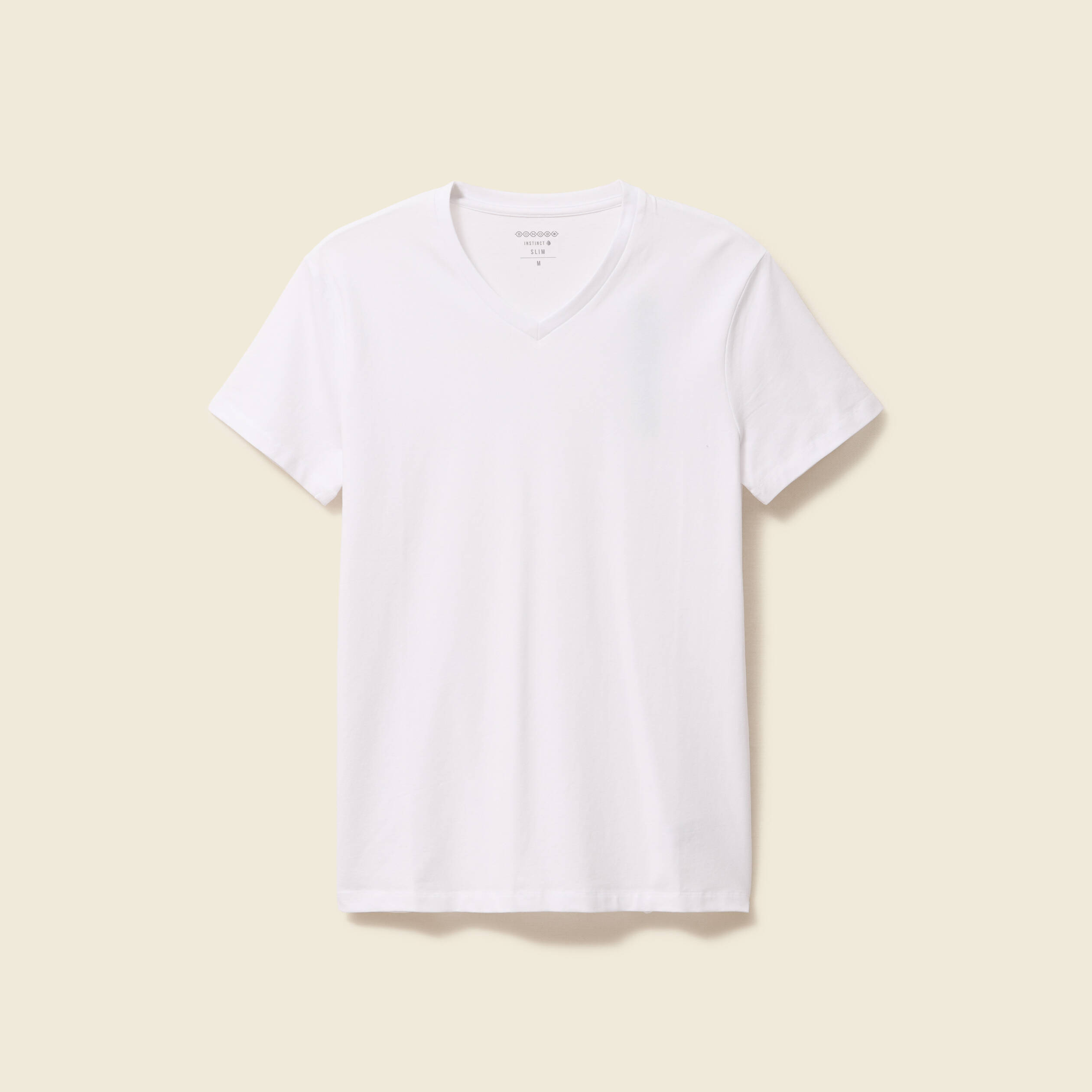 T-shirt ajust&eacute; col v manches courtes blanc homme